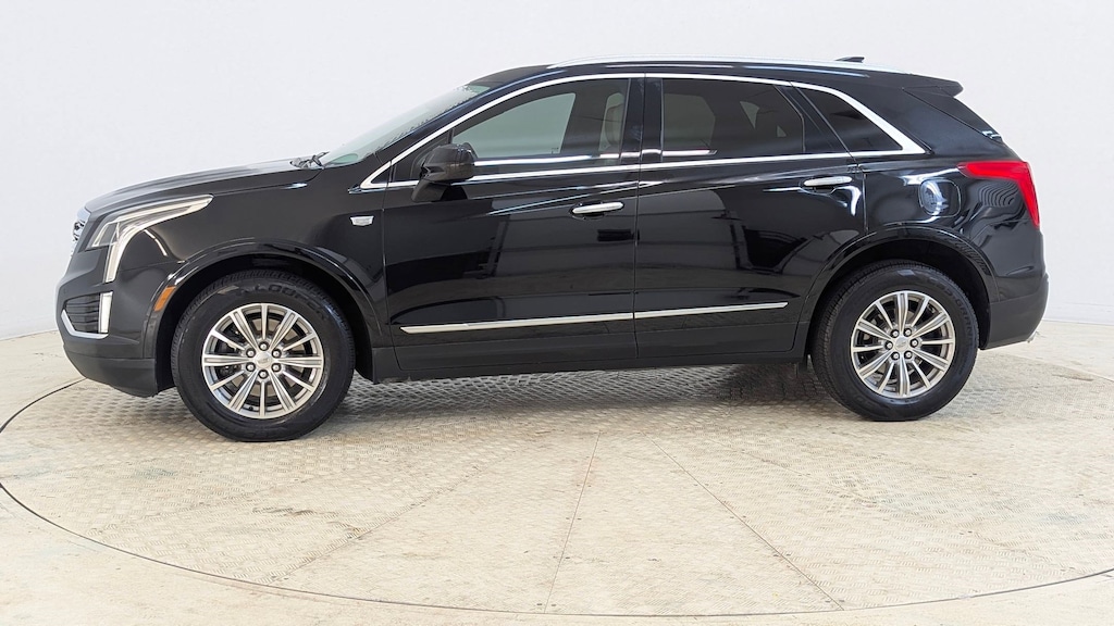 Used 2017 CADILLAC XT5 Luxury FWD SUV