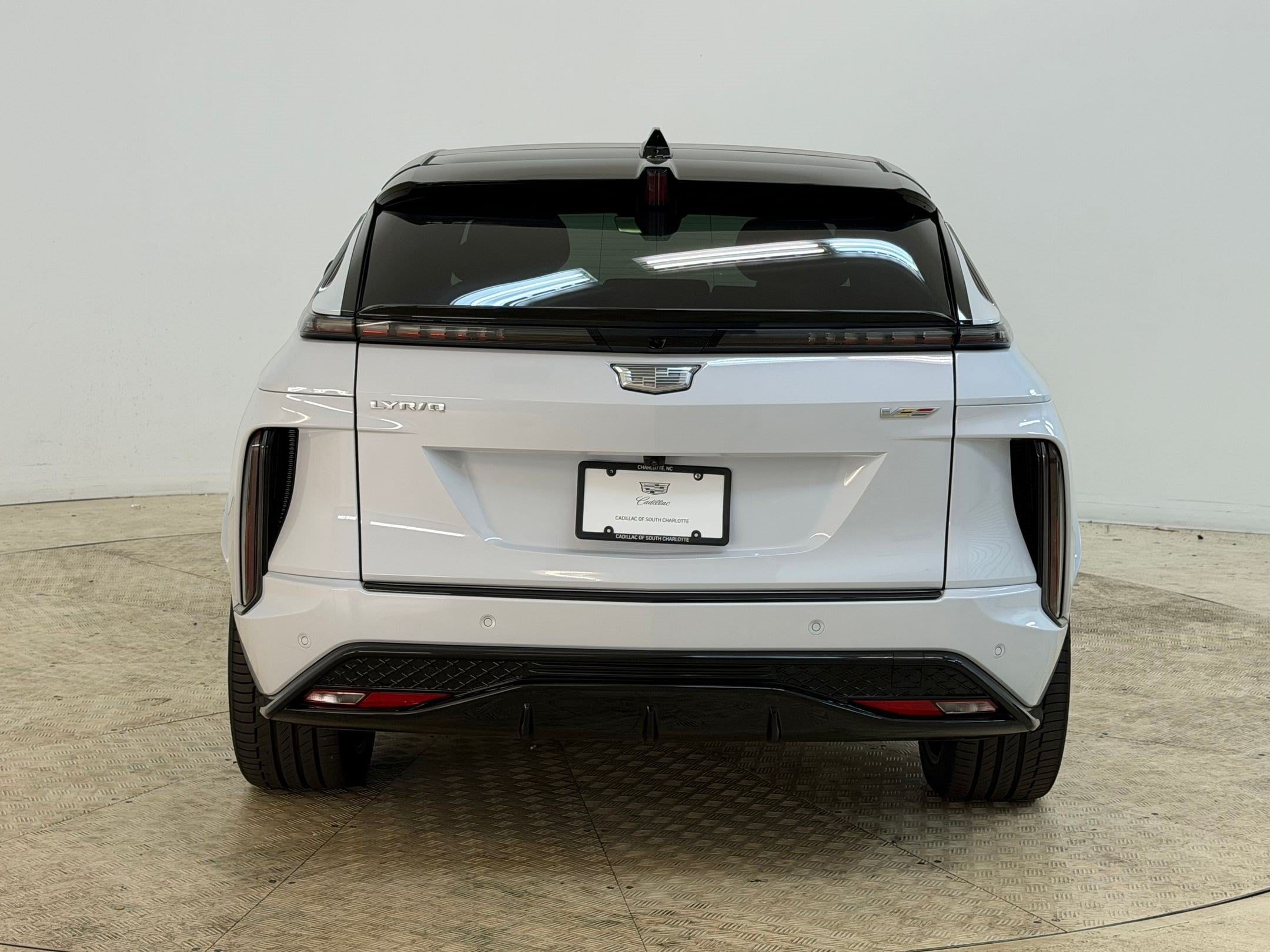 2026 Cadillac LYRIQ V Premium - Photo 10