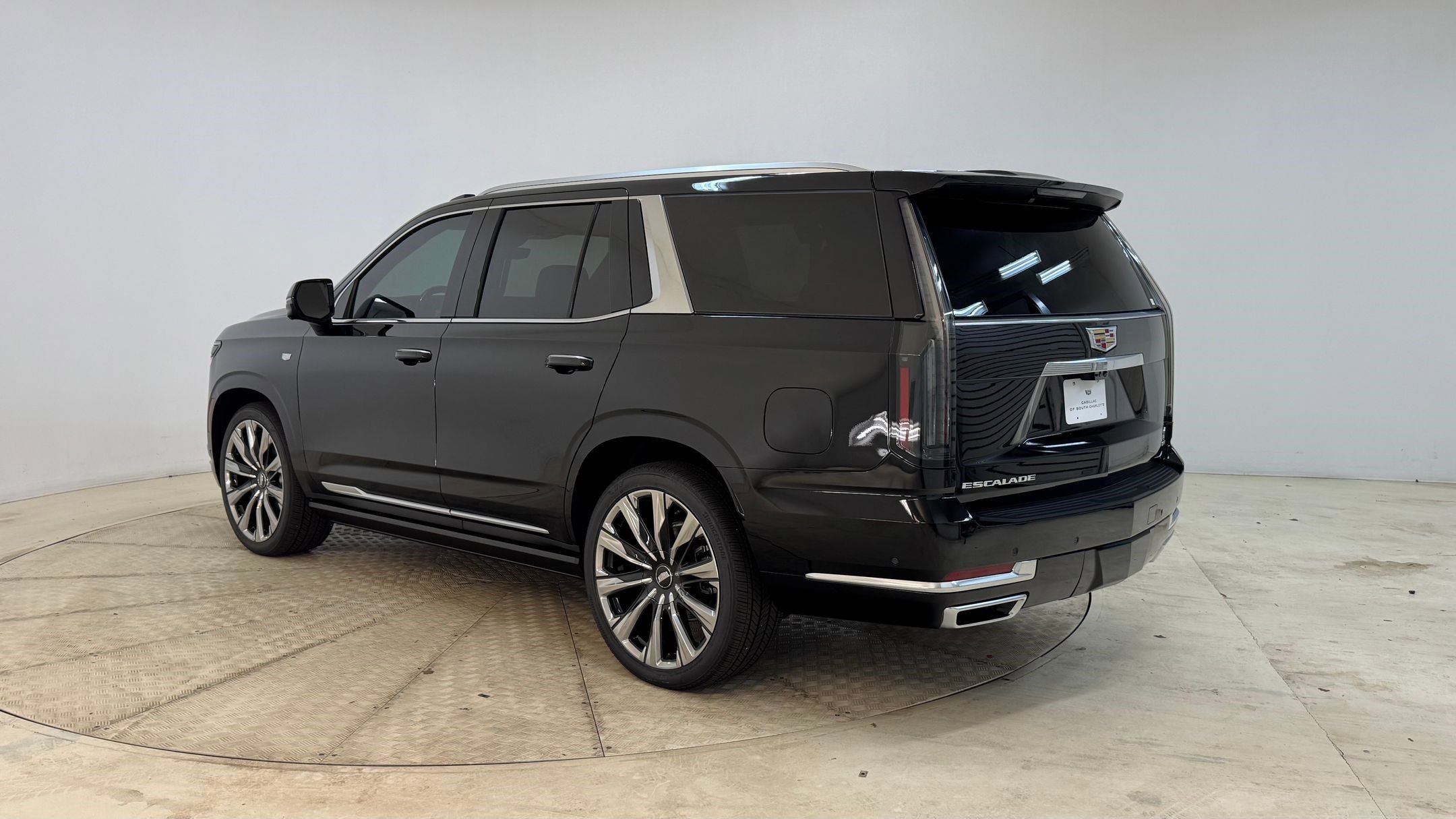 2025 Cadillac Escalade Premium Luxury photo 2