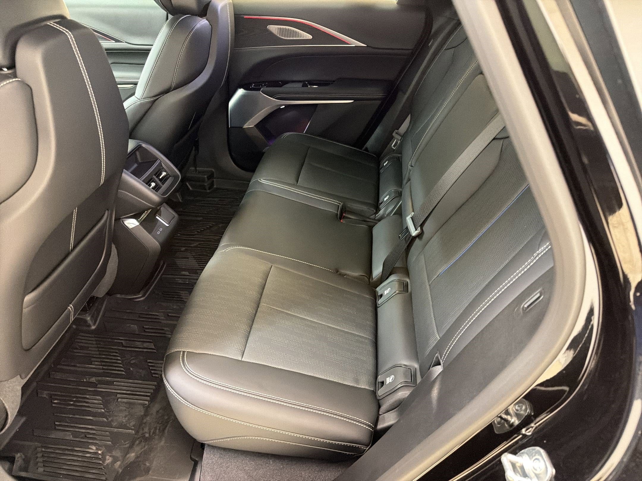 2025 Cadillac LYRIQ Sport 2 - Photo 13