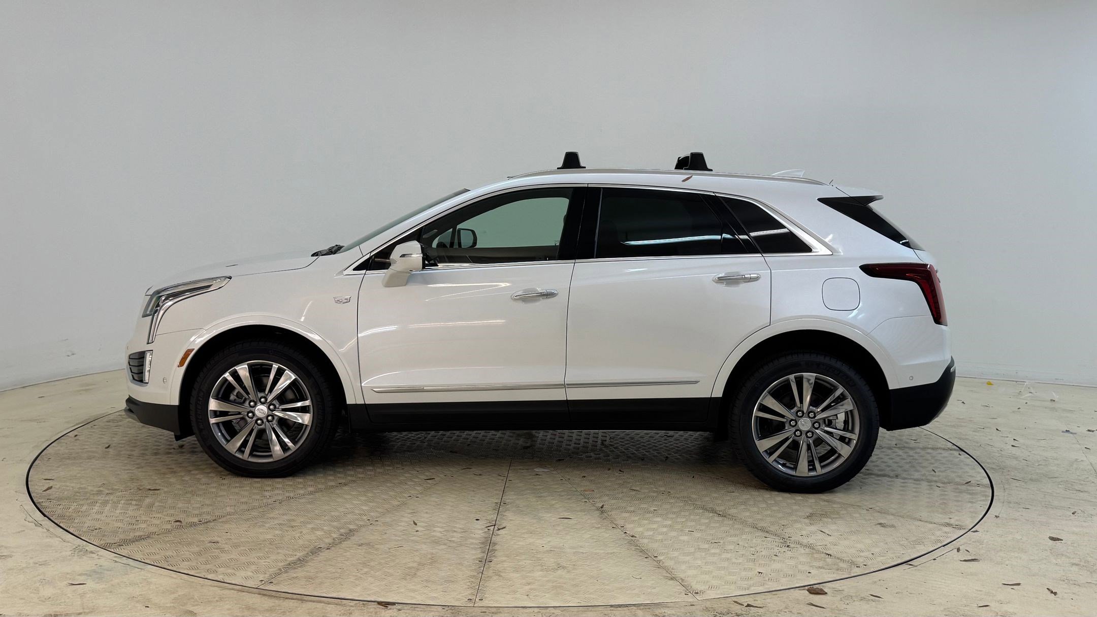 2026 Cadillac XT5 Premium Luxury photo 2