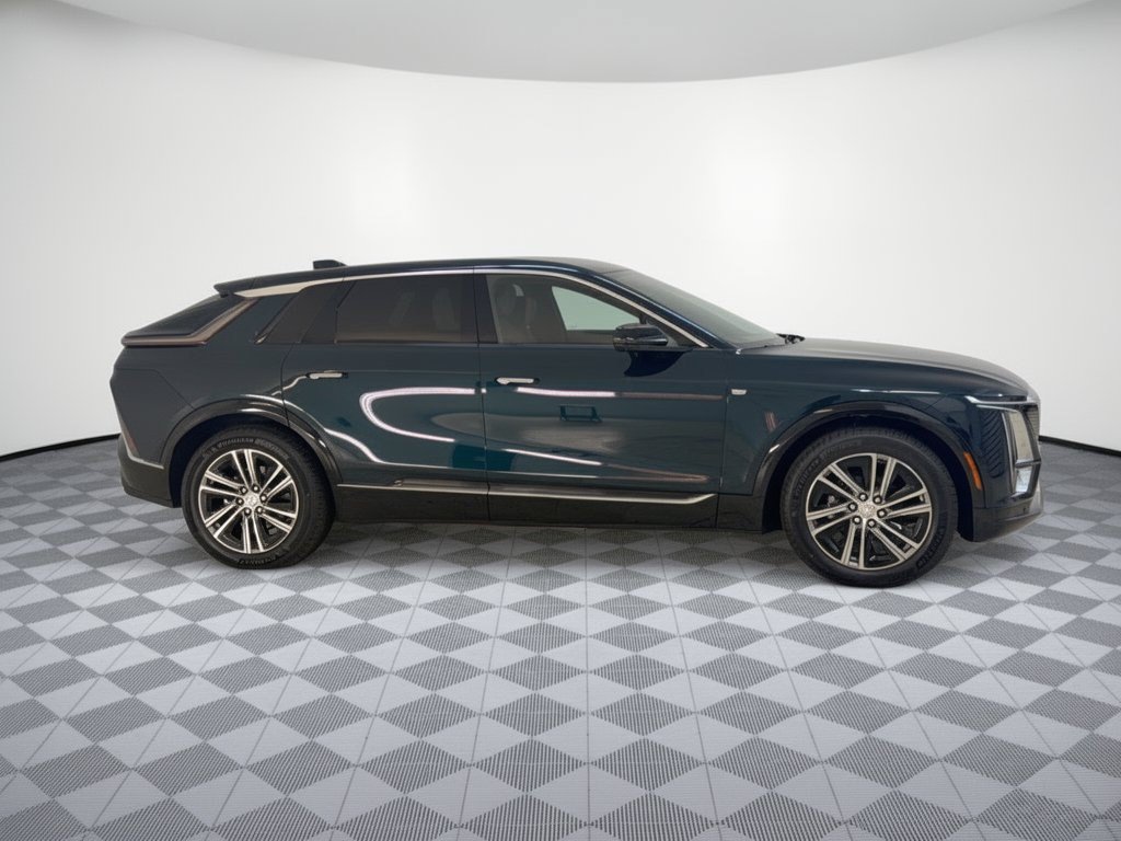 2027 Cadillac LYRIQ Luxury - Photo 8