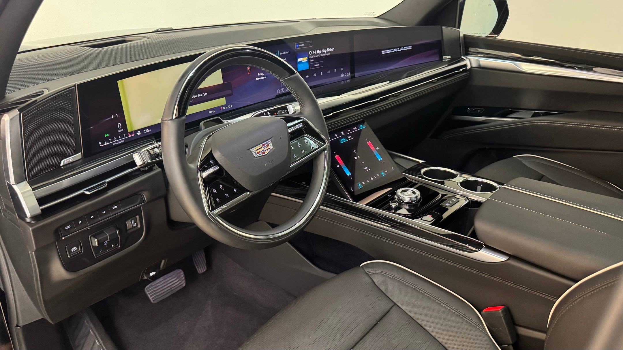 2025 Cadillac Escalade ESV Sport photo 4