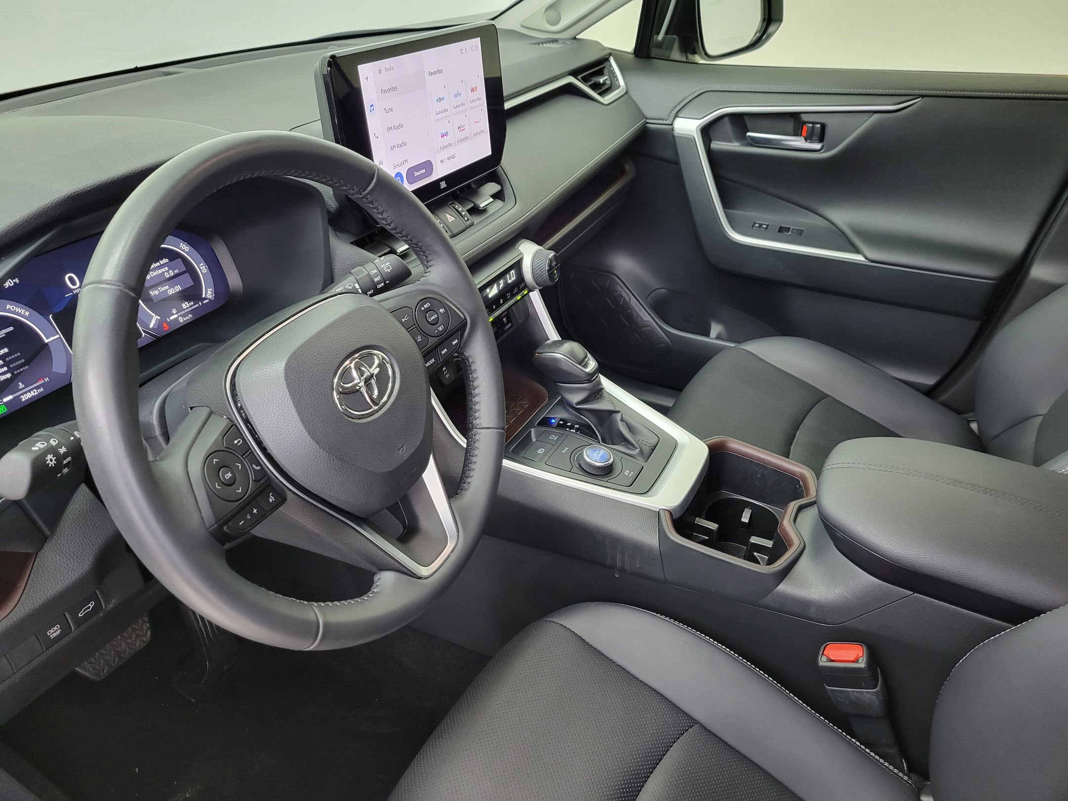 2023 Toyota RAV4 Hybrid Limited photo 4