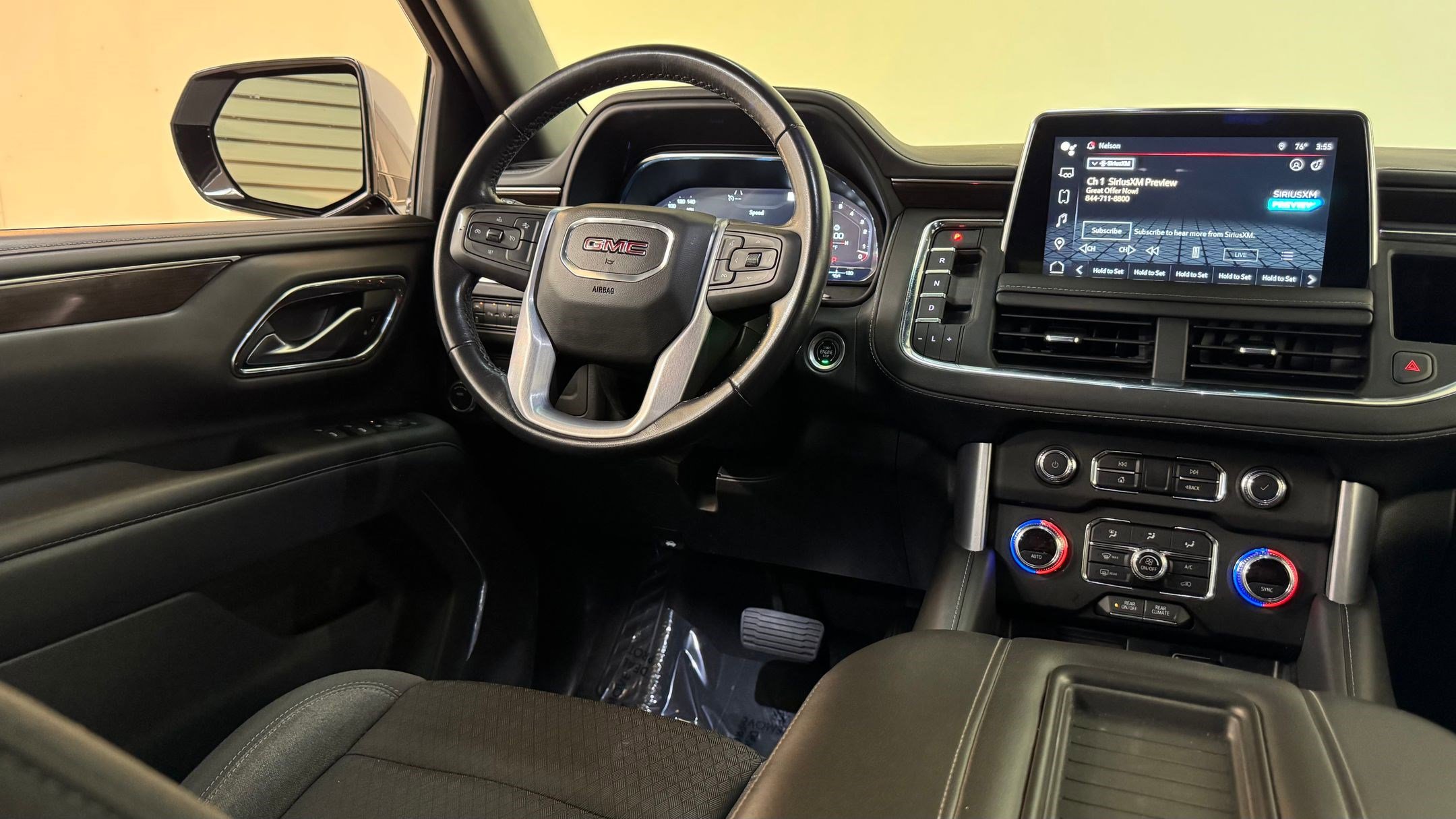 2022 Gmc Yukon SLE photo 3