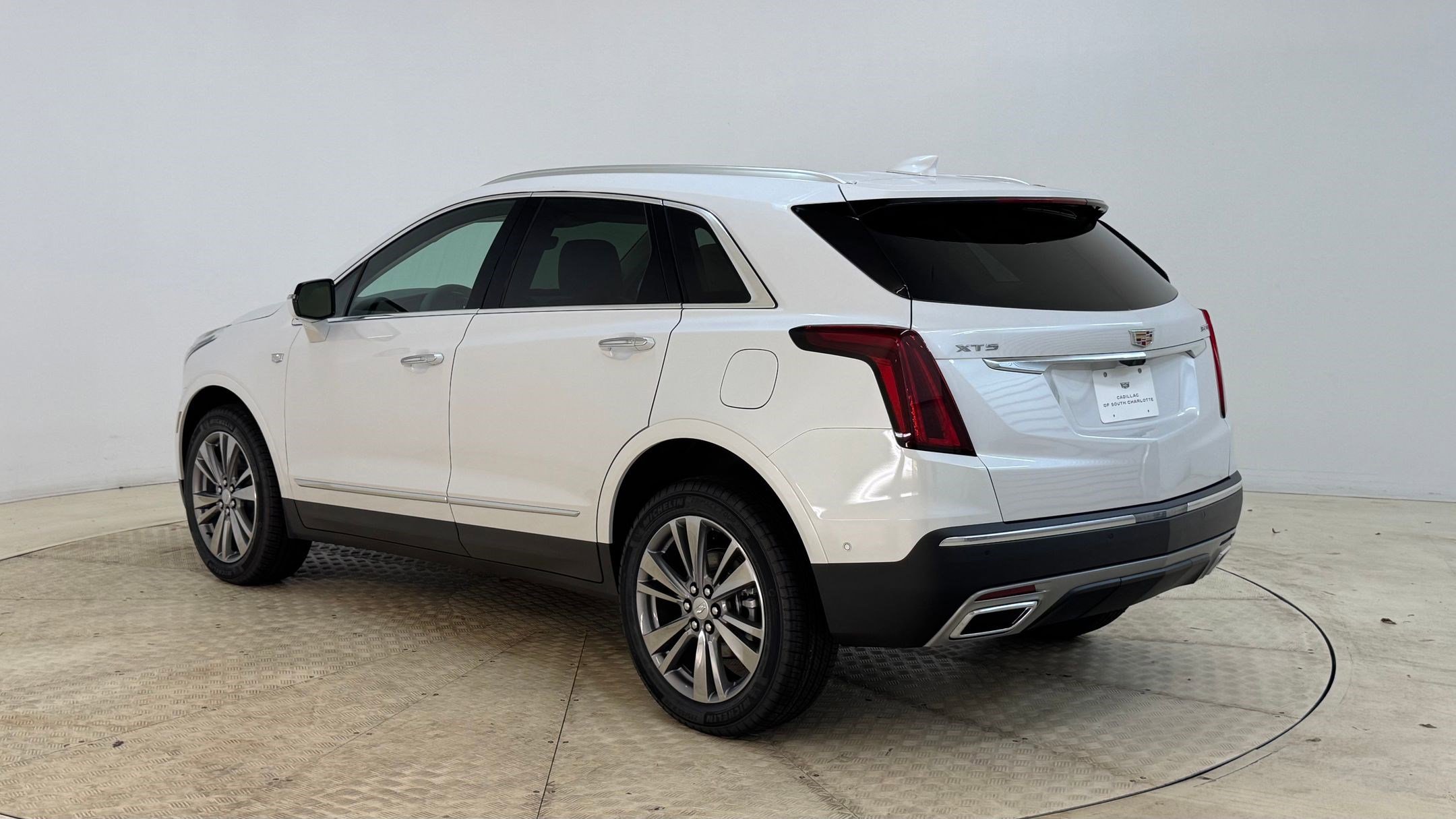 2026 Cadillac XT5 Premium Luxury photo 3