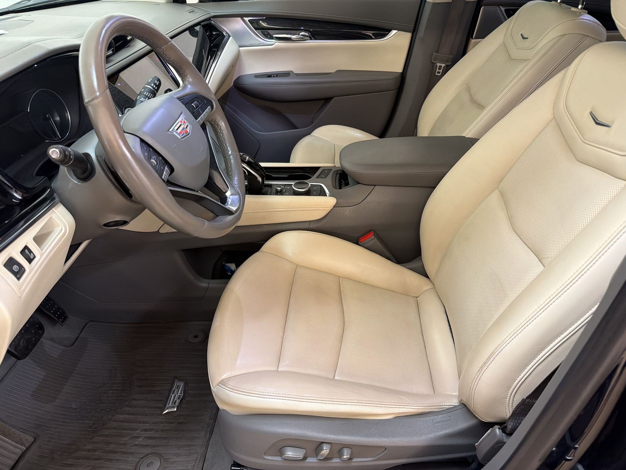2021 CADILLAC XT6 Premium Luxury SUV