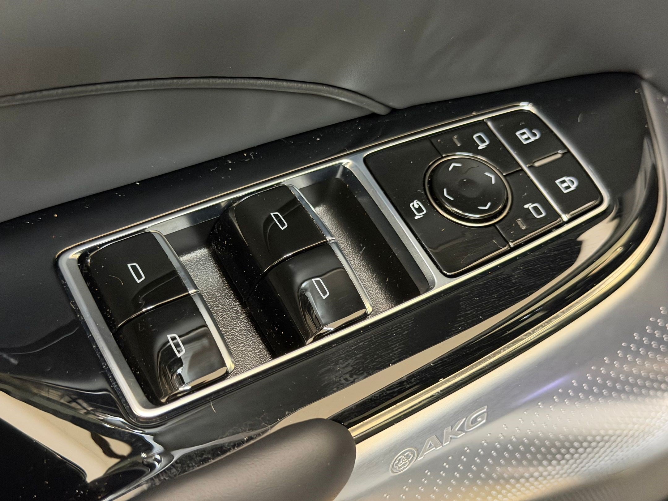 2026 Cadillac LYRIQ V Premium - Photo 25