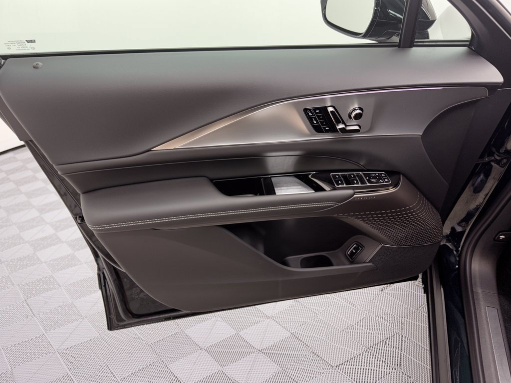 2027 Cadillac LYRIQ Luxury - Photo 14