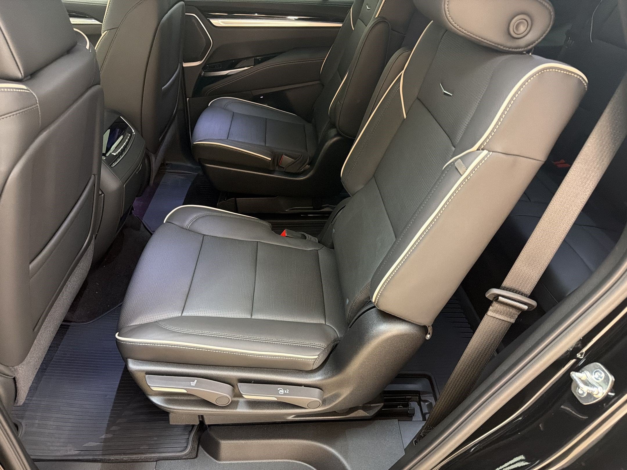 2026 Cadillac Escalade Sport - Photo 24