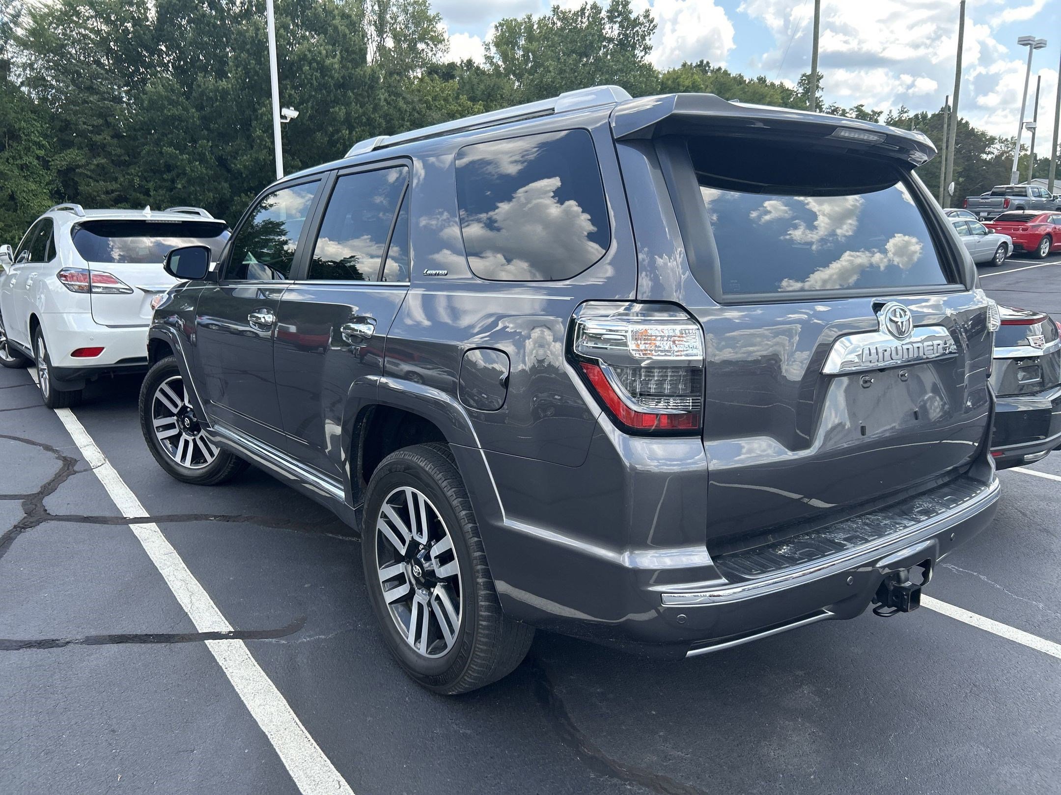2020 Toyota 4Runner SR5 photo 2