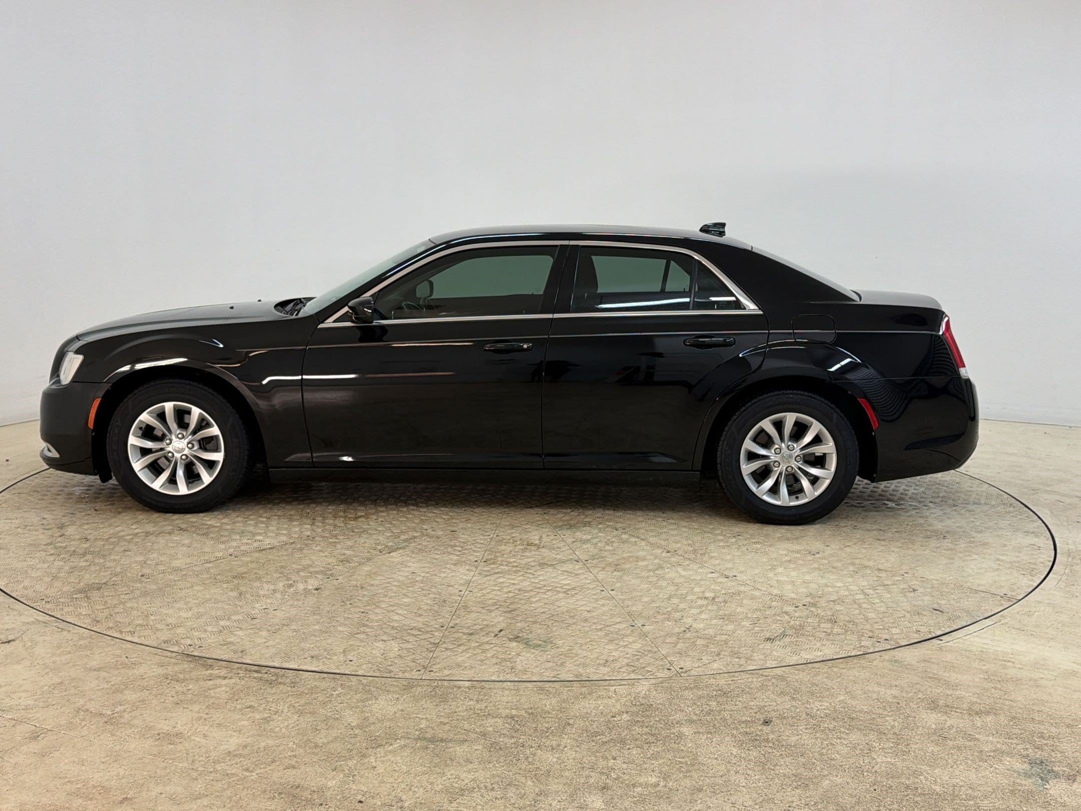 Used 2020 Chrysler 300 Touring with VIN 2C3CCAAG5LH115591 for sale in Pineville, NC
