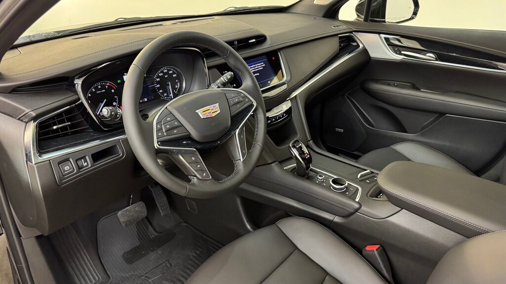 New 2025 CADILLAC XT5 Premium Luxury SUV
