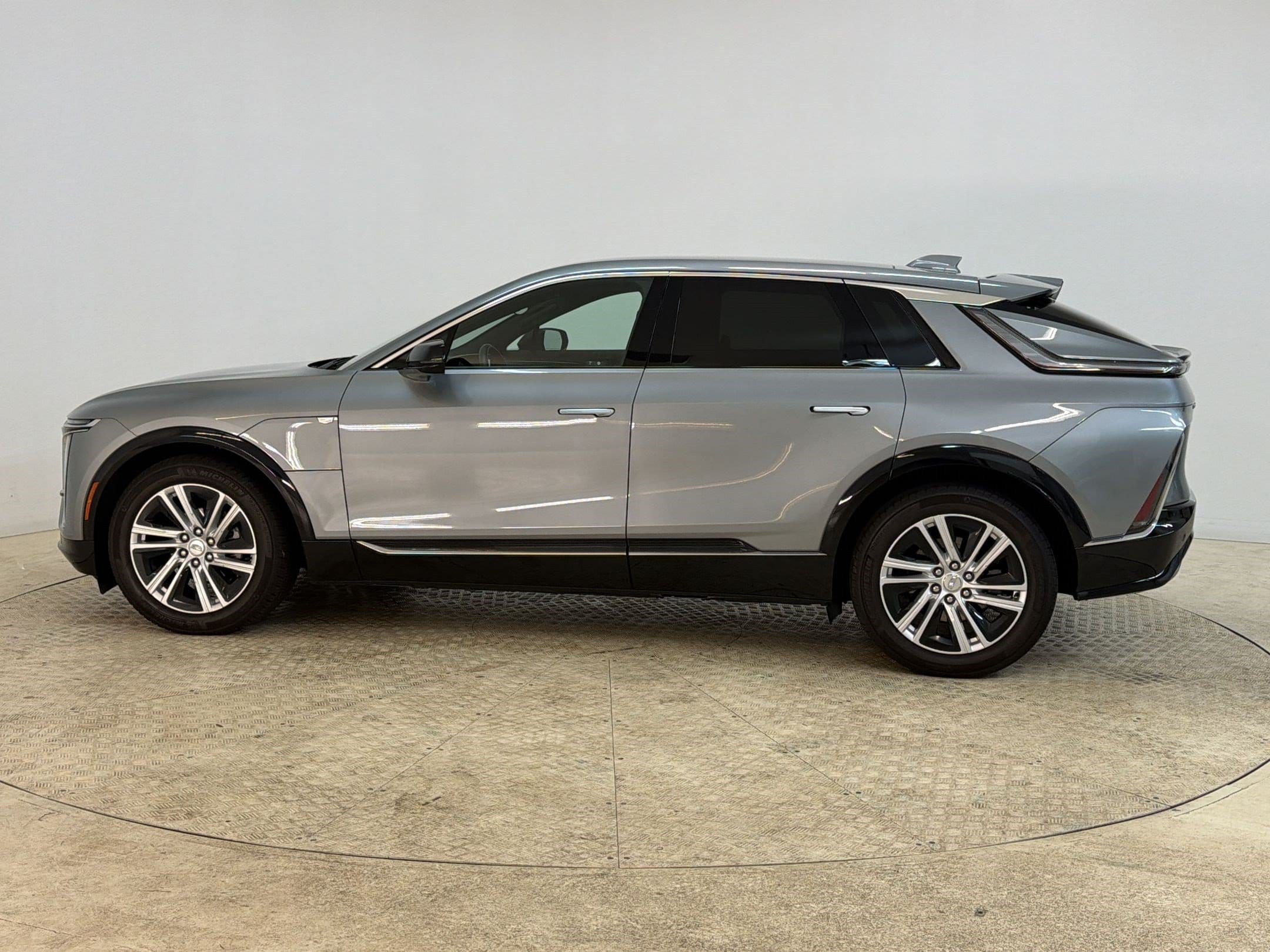 Used 2024 Cadillac LYRIQ Tech with VIN 1GYKPMRL5RZ137771 for sale in Pineville, NC
