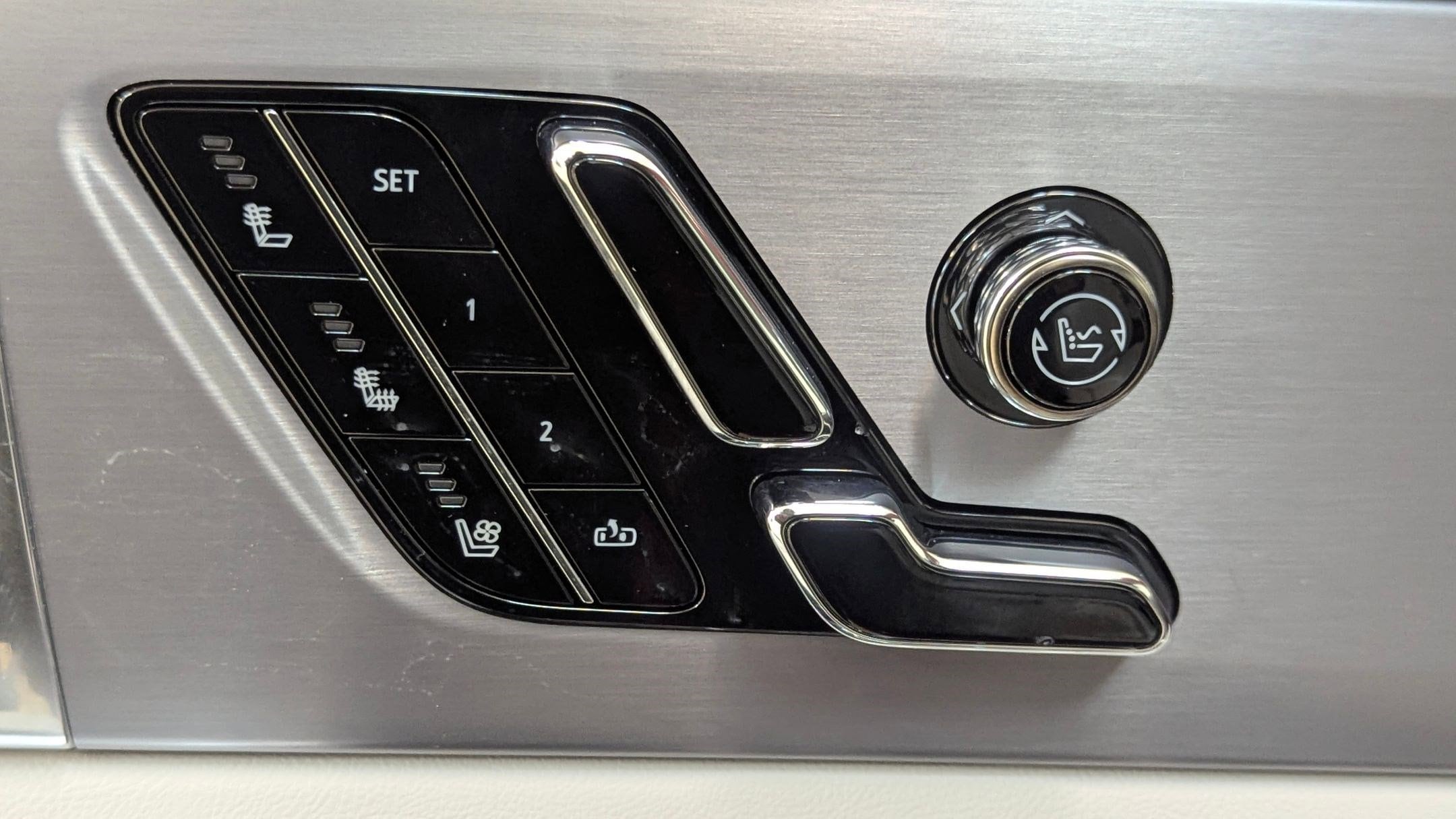 2026 Cadillac VISTIQ Sport - Photo 18