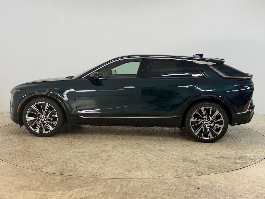 New 2027 CADILLAC LYRIQ Signature Luxury SUV