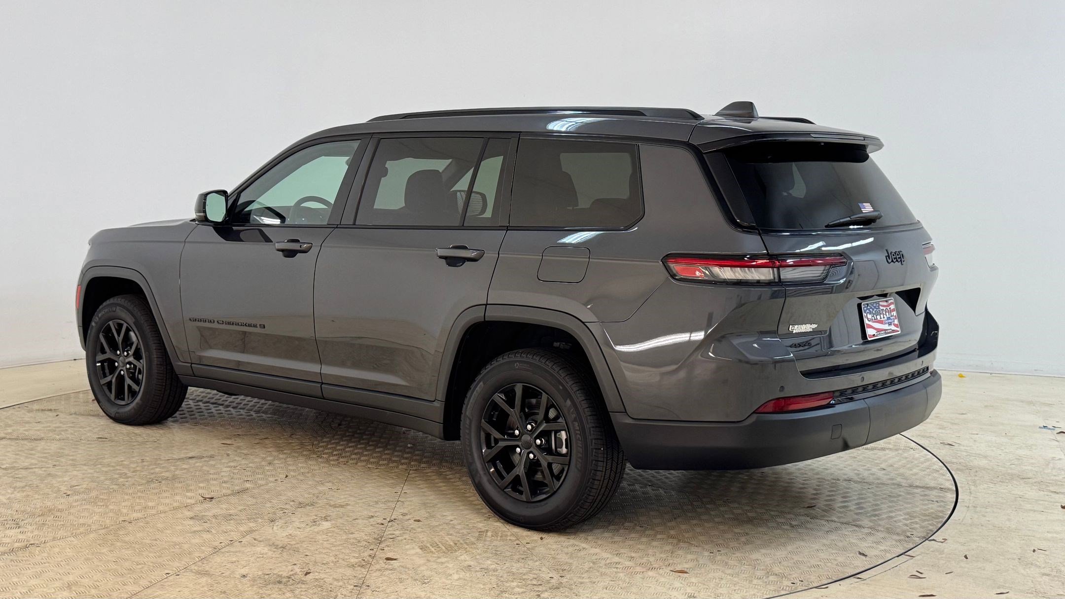 2024 Jeep Grand Cherokee Altitude photo 3