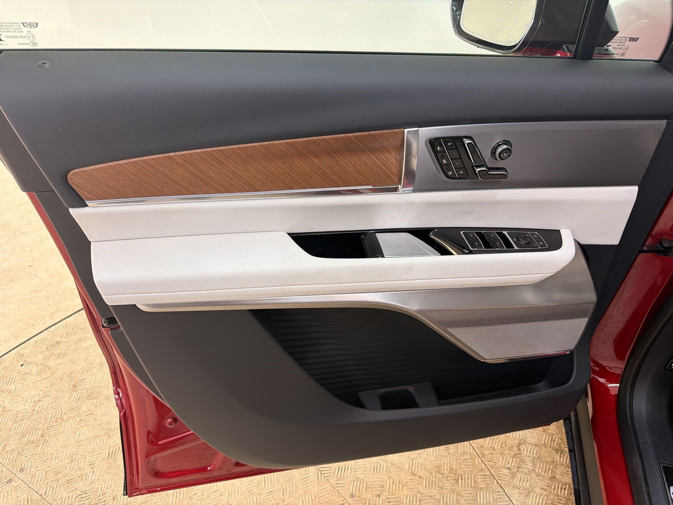 2026 Cadillac VISTIQ Luxury - Photo 13
