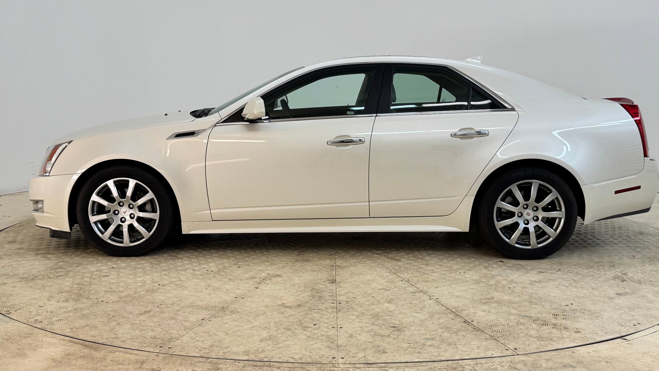 2012 Cadillac CTS Luxury photo 2