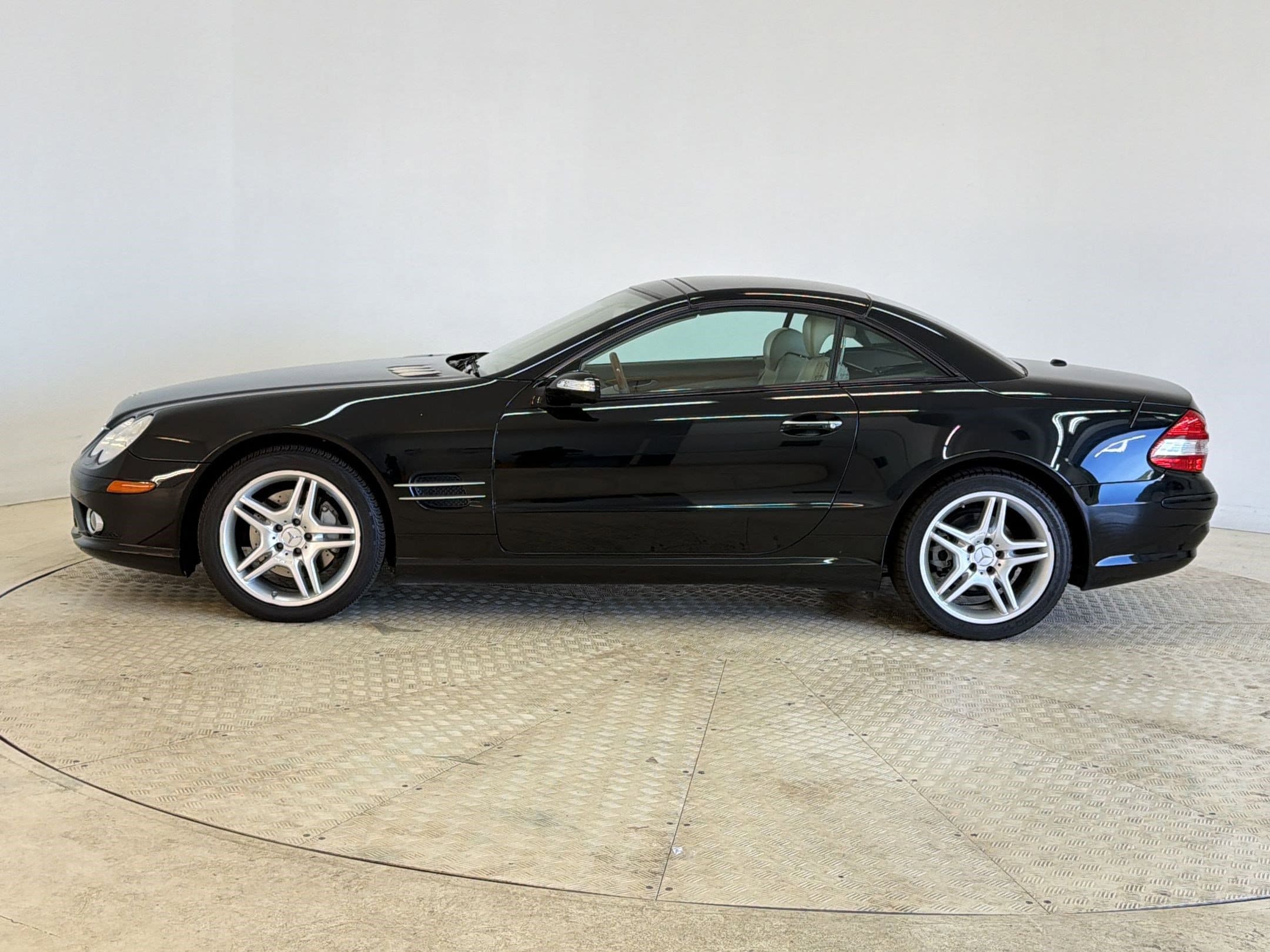 Used 2008 Mercedes-Benz SL-Class SL550 with VIN WDBSK71F38F139383 for sale in Pineville, NC