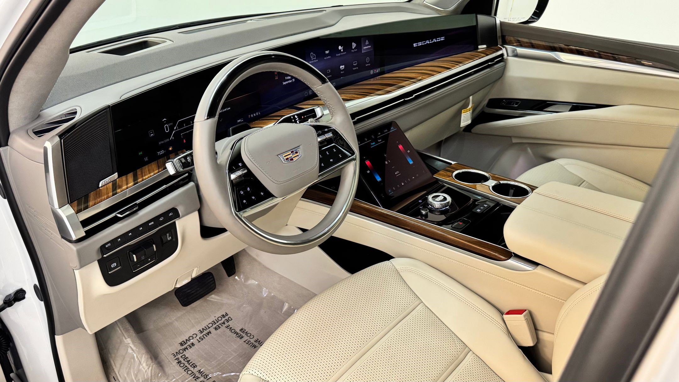 2025 Cadillac Escalade Premium Luxury Platinum photo 4
