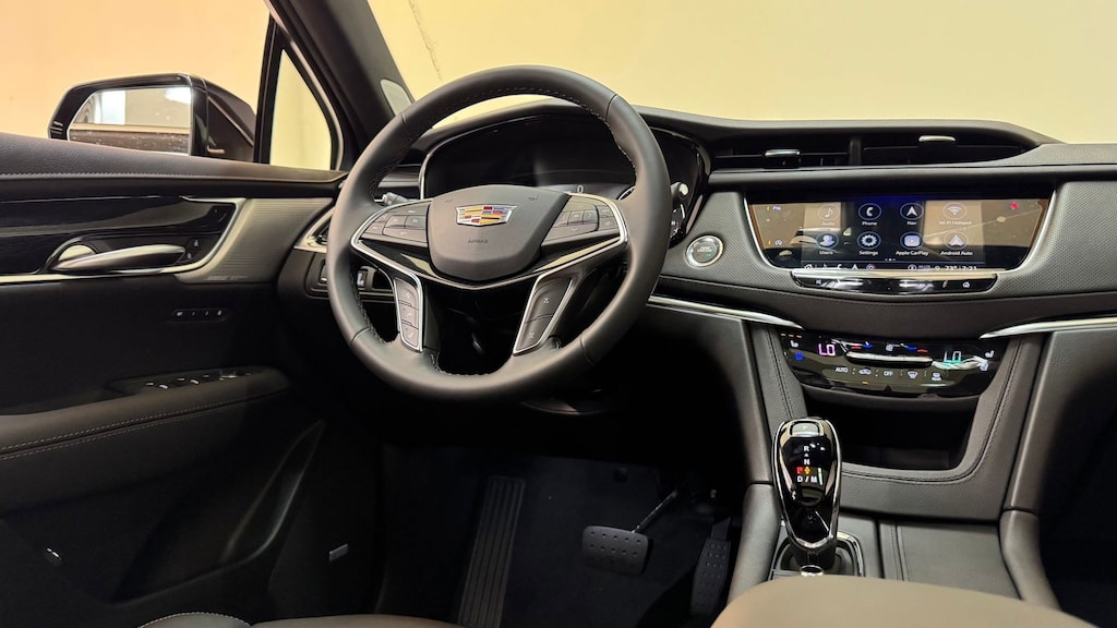 New 2025 CADILLAC XT5 Premium Luxury SUV