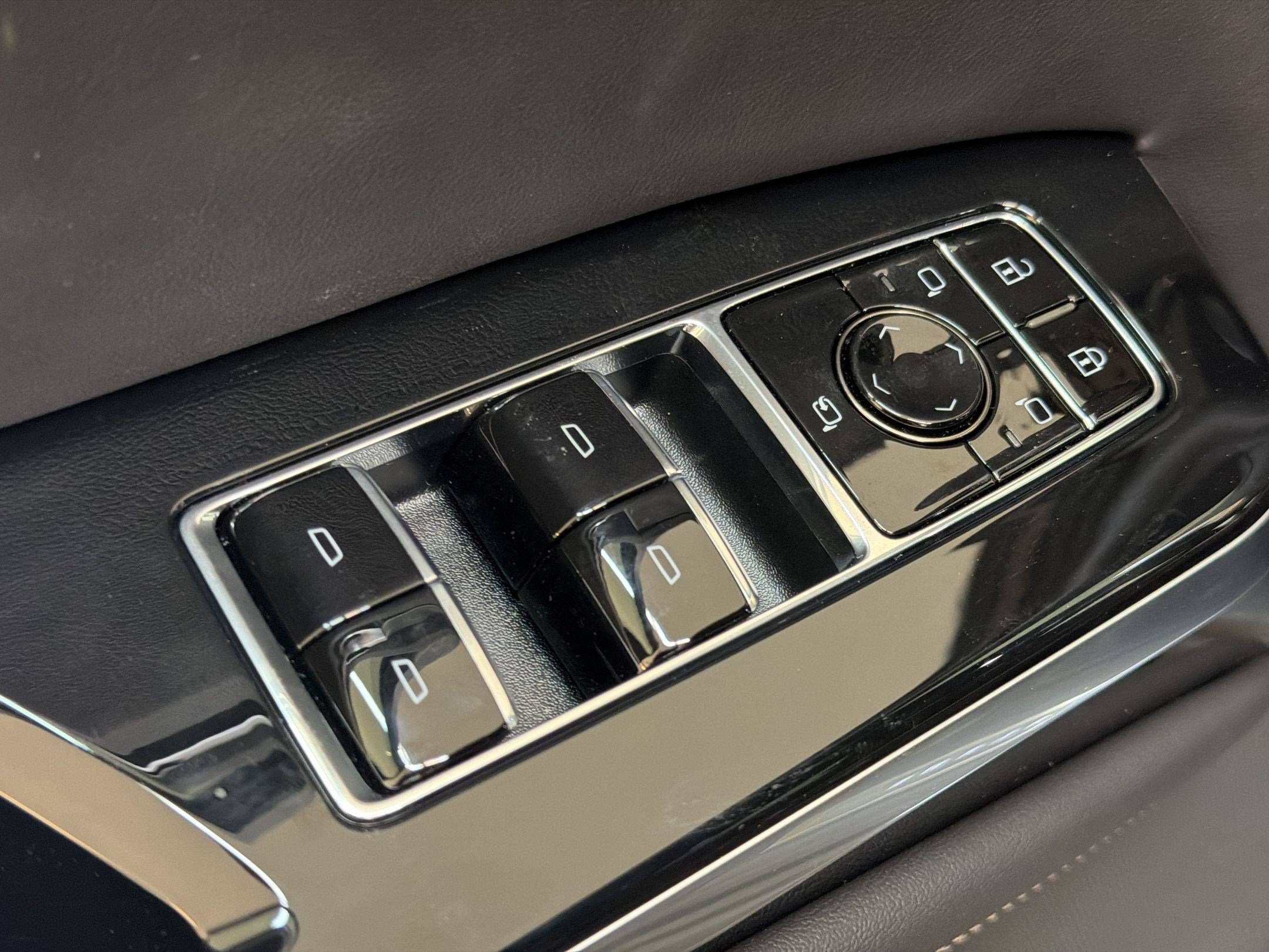 2026 Cadillac Escalade Sport - Photo 14