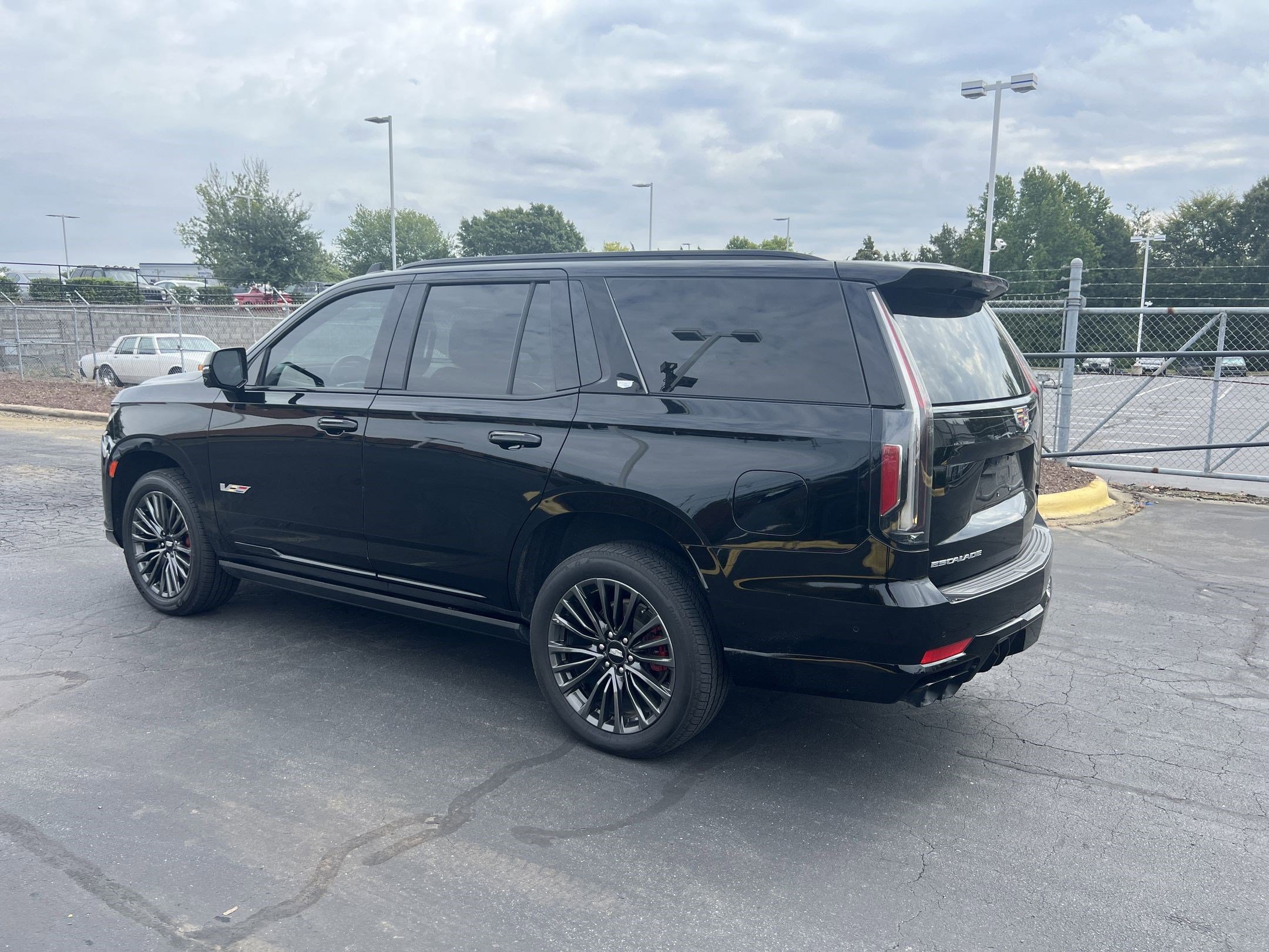 2023 Cadillac Escalade photo 3