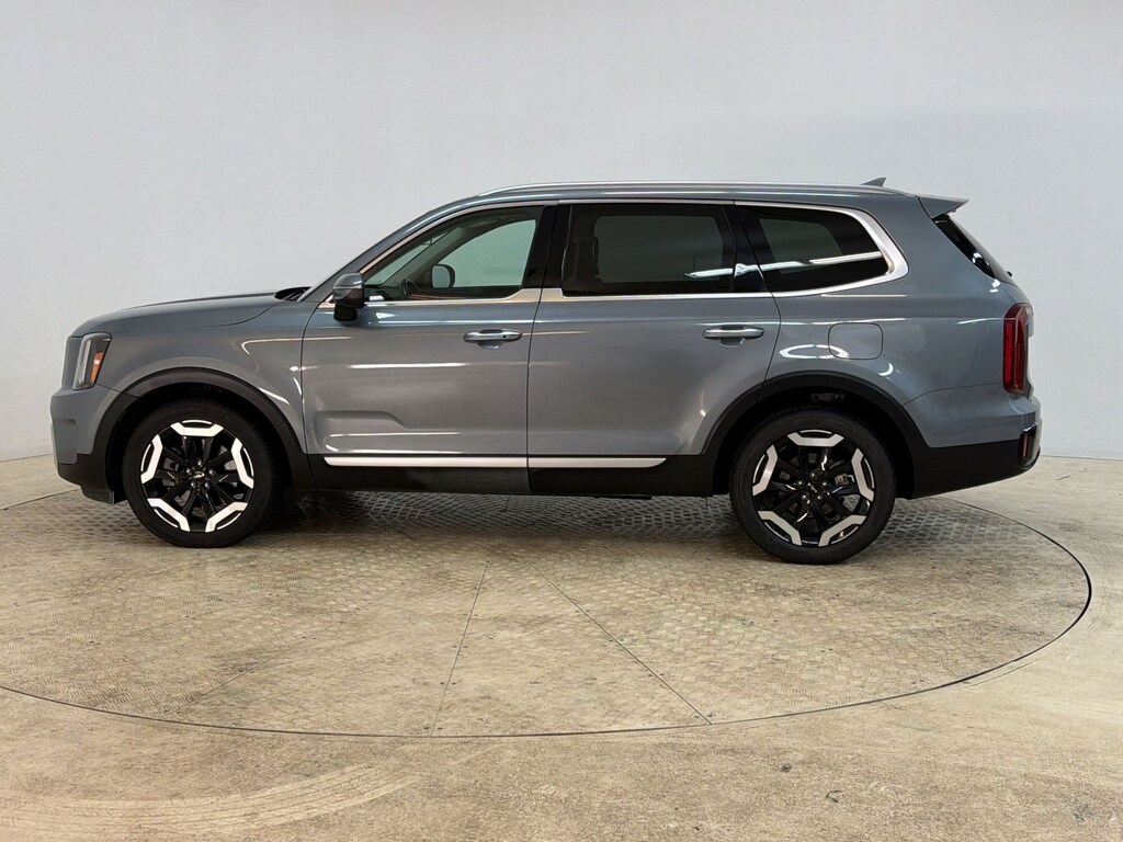 Used 2025 Kia Telluride S