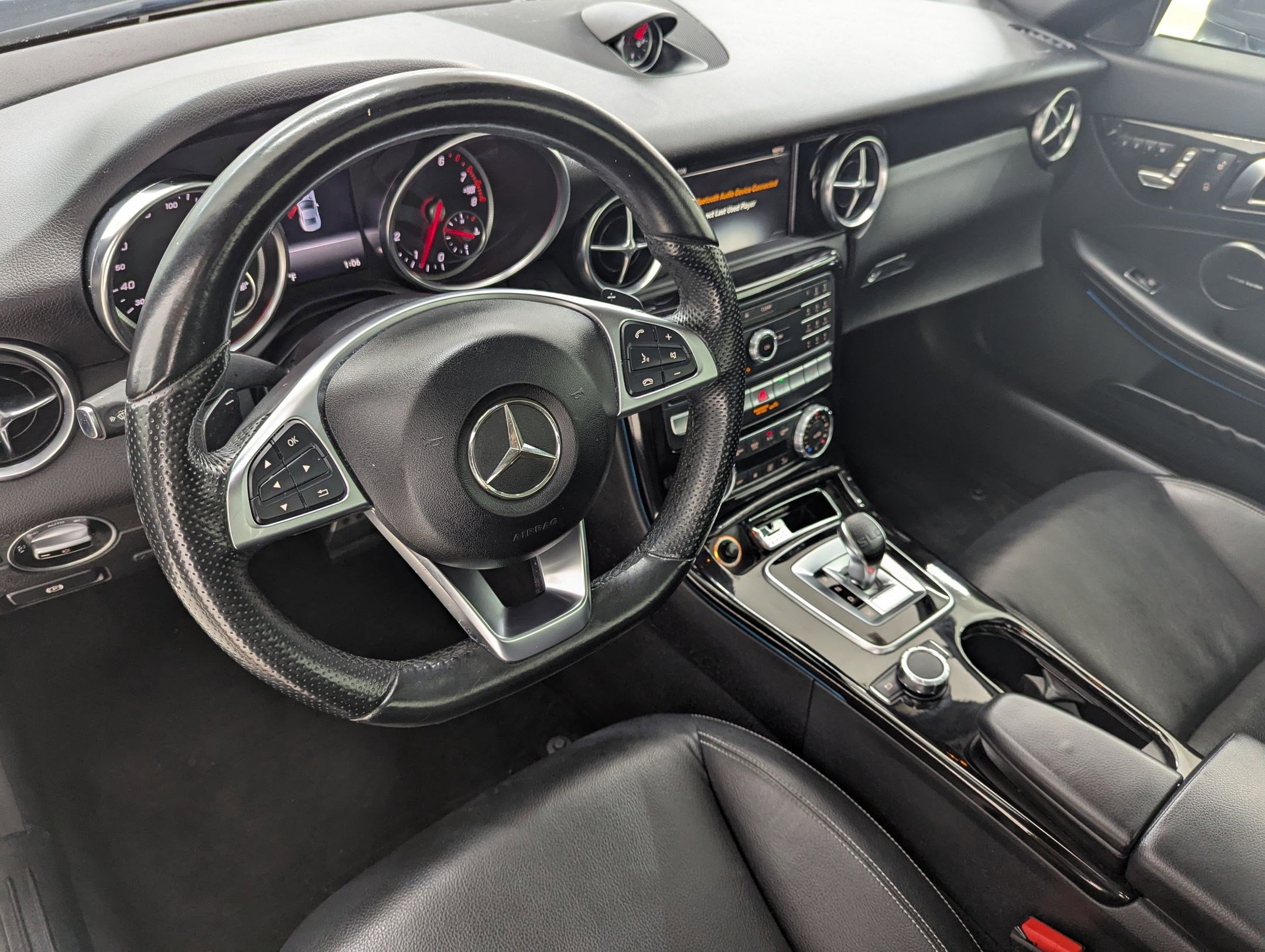 2017 Mercedes Benz SLC 300 photo 4