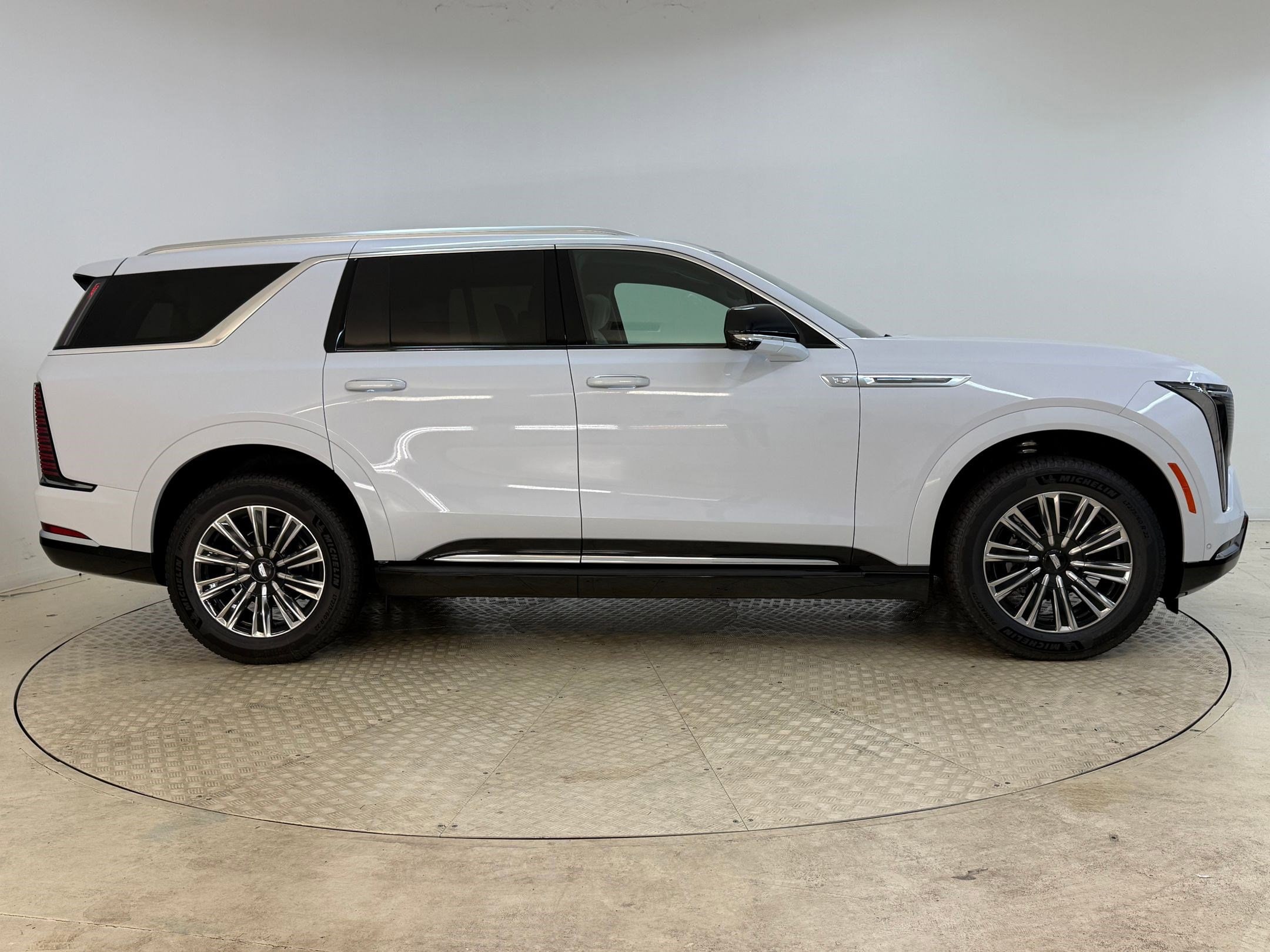 2026 Cadillac Escalade IQL Luxury - Photo 8
