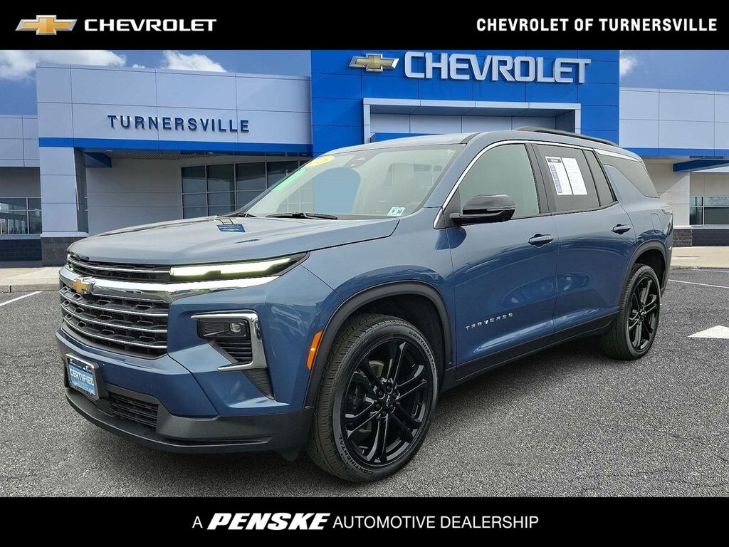 Used 2026 Chevrolet Traverse LT SUV