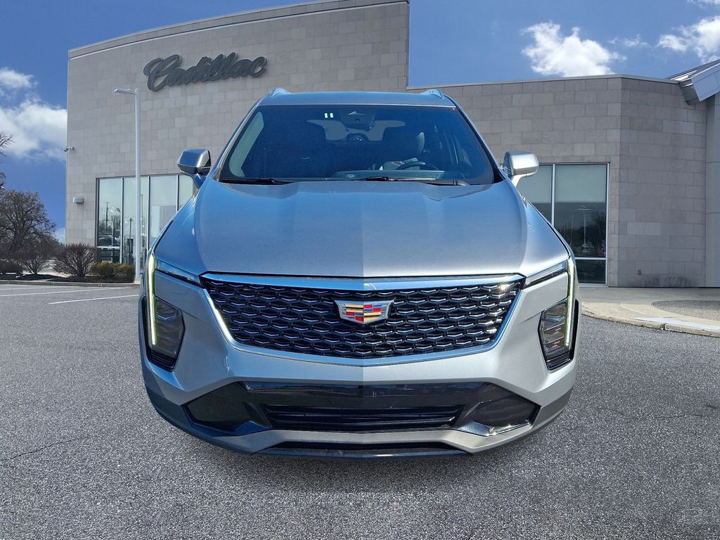 2025 Cadillac XT4 Premium Luxury - Photo 2
