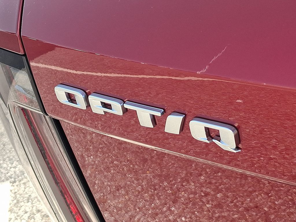 2027 Cadillac OPTIQ Luxury - Photo 11