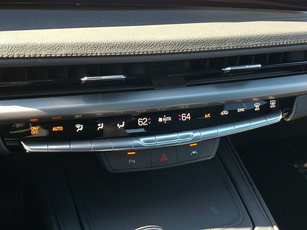 2025 Cadillac XT4 Premium Luxury - Photo 16