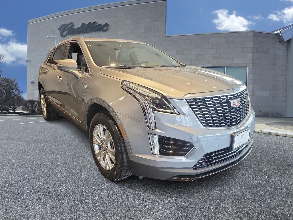New 2025 CADILLAC XT5 Luxury SUV