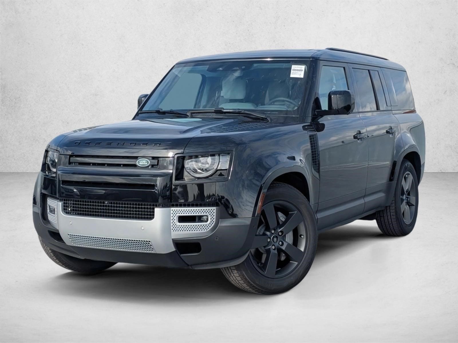 2025 Land Rover Defender S's photo