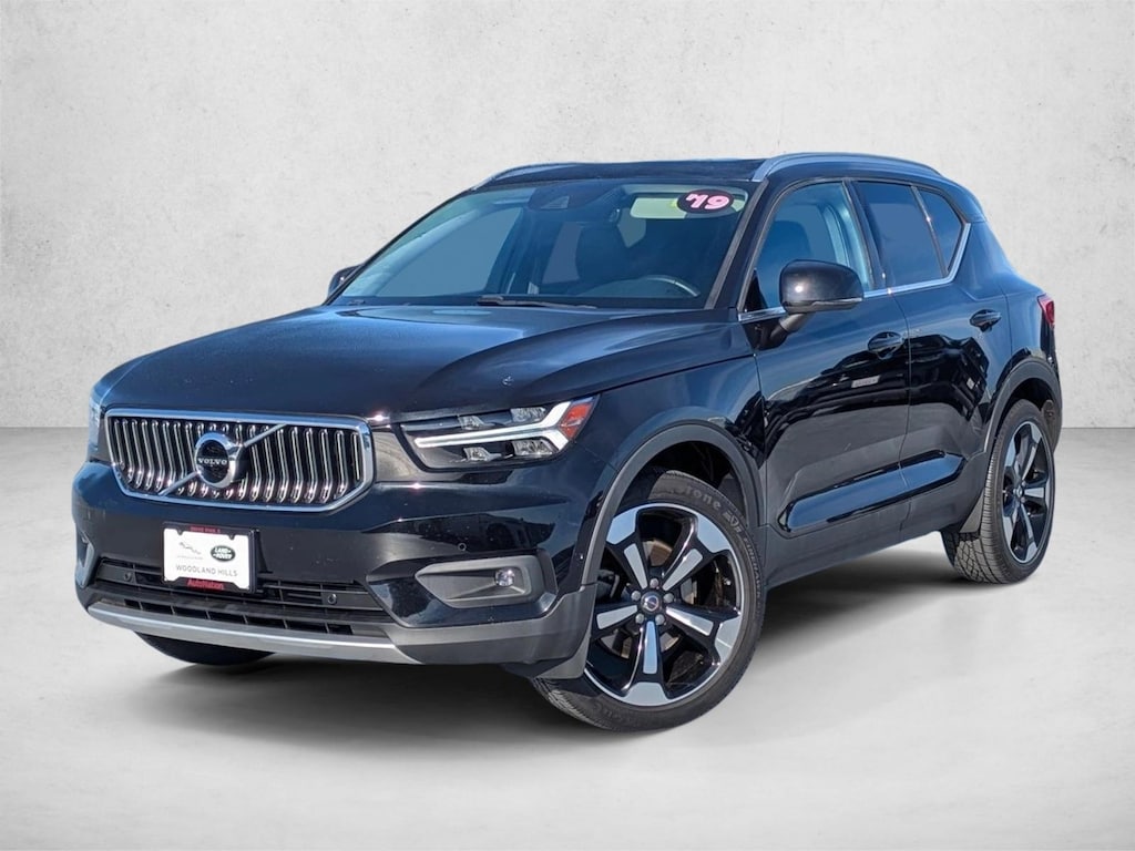 Used 2019 Volvo XC40 Inscription Sport Utility