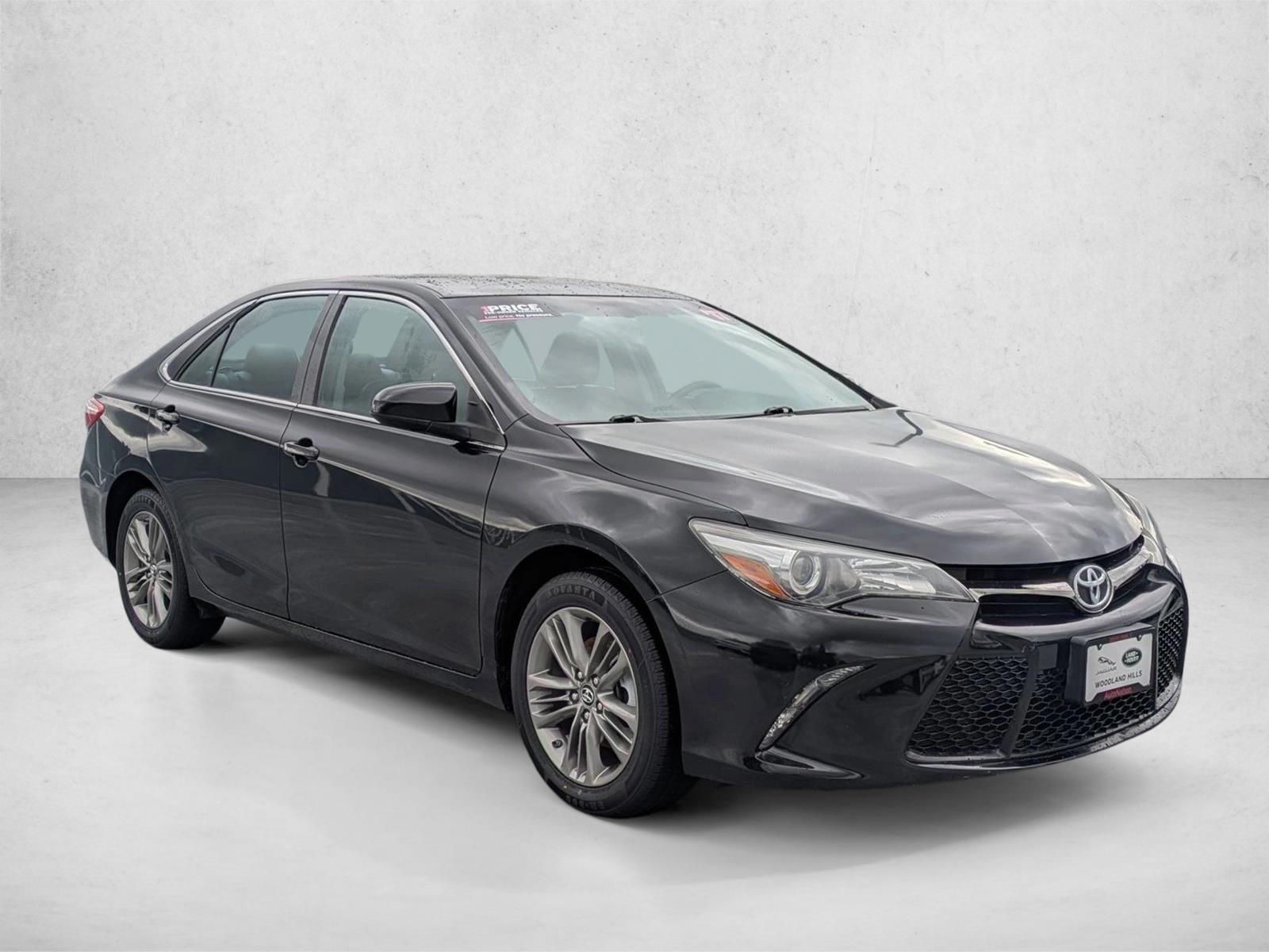 2017 Toyota Camry XLE XSE photo 3
