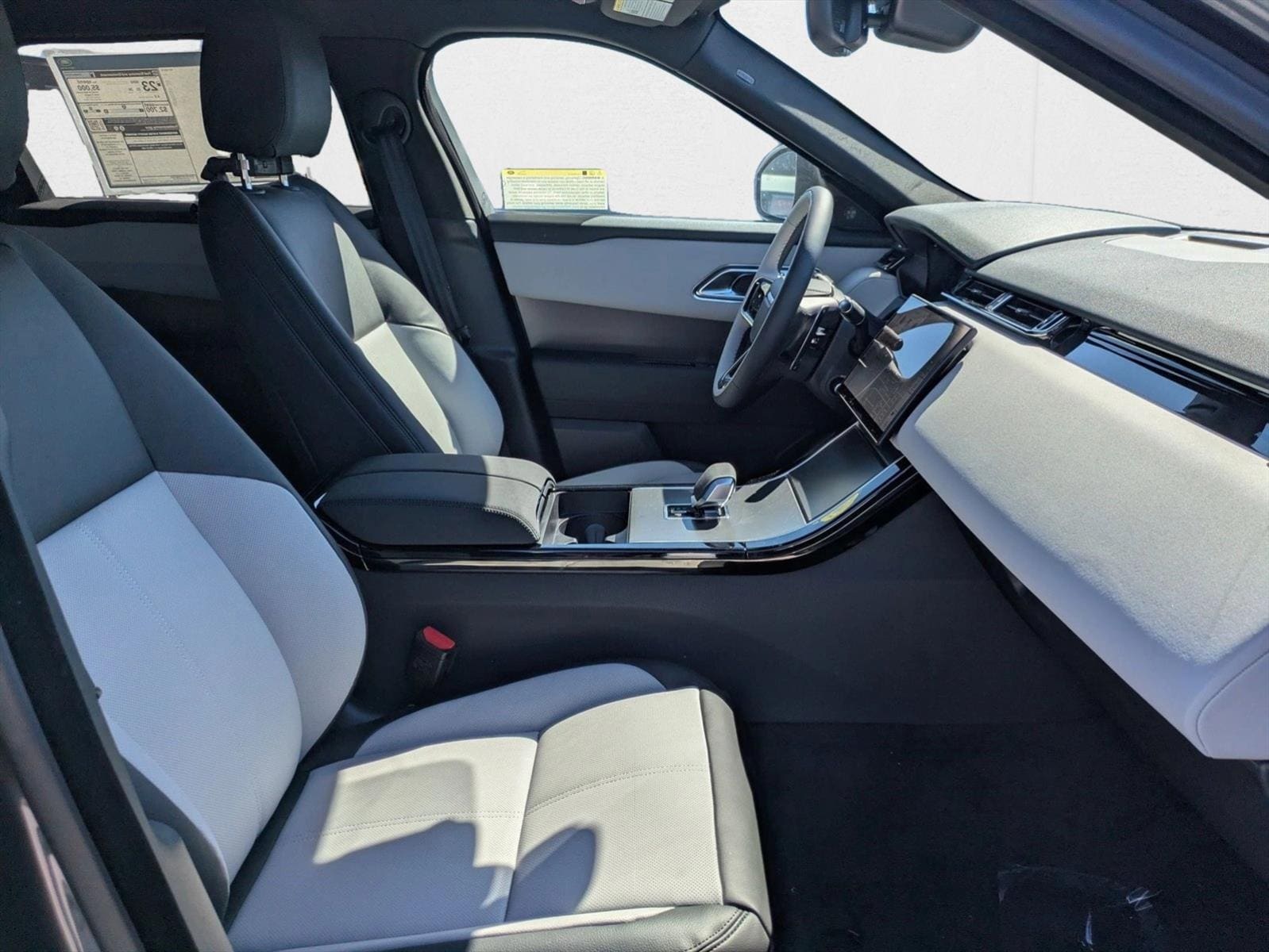 2026 Land Rover Range Rover Velar S - Photo 17