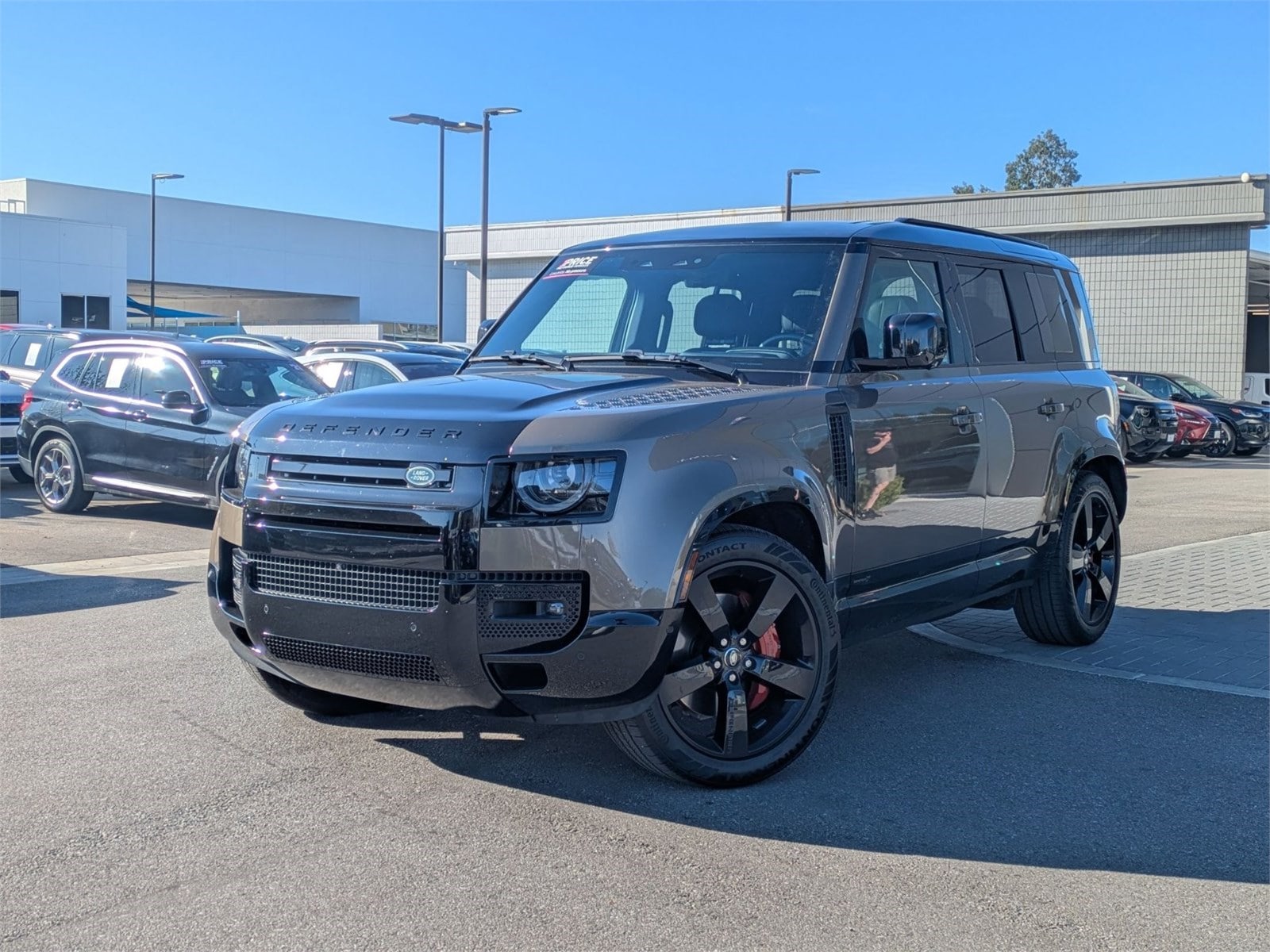 2025 Land Rover Defender X's photo