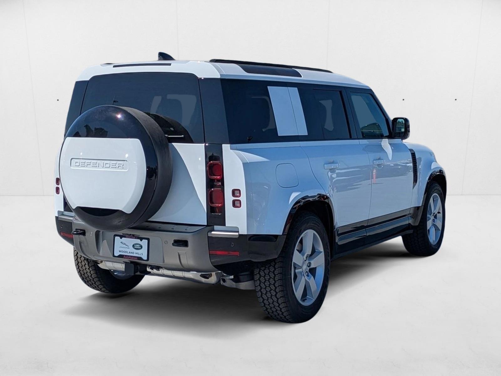 2025 Land Rover Defender 110 X-Dynamic SE photo 2