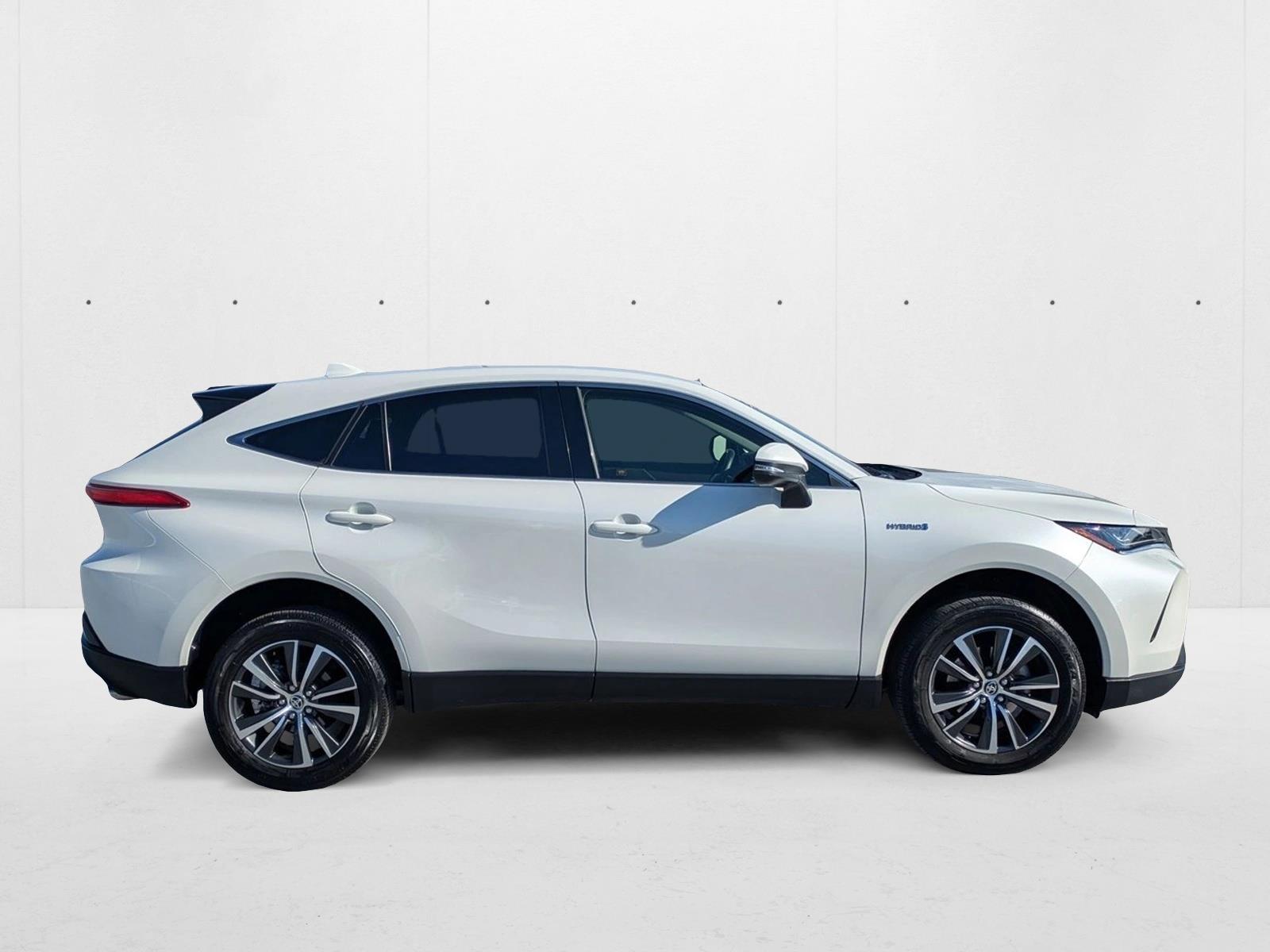 2021 Toyota Venza LE photo 3