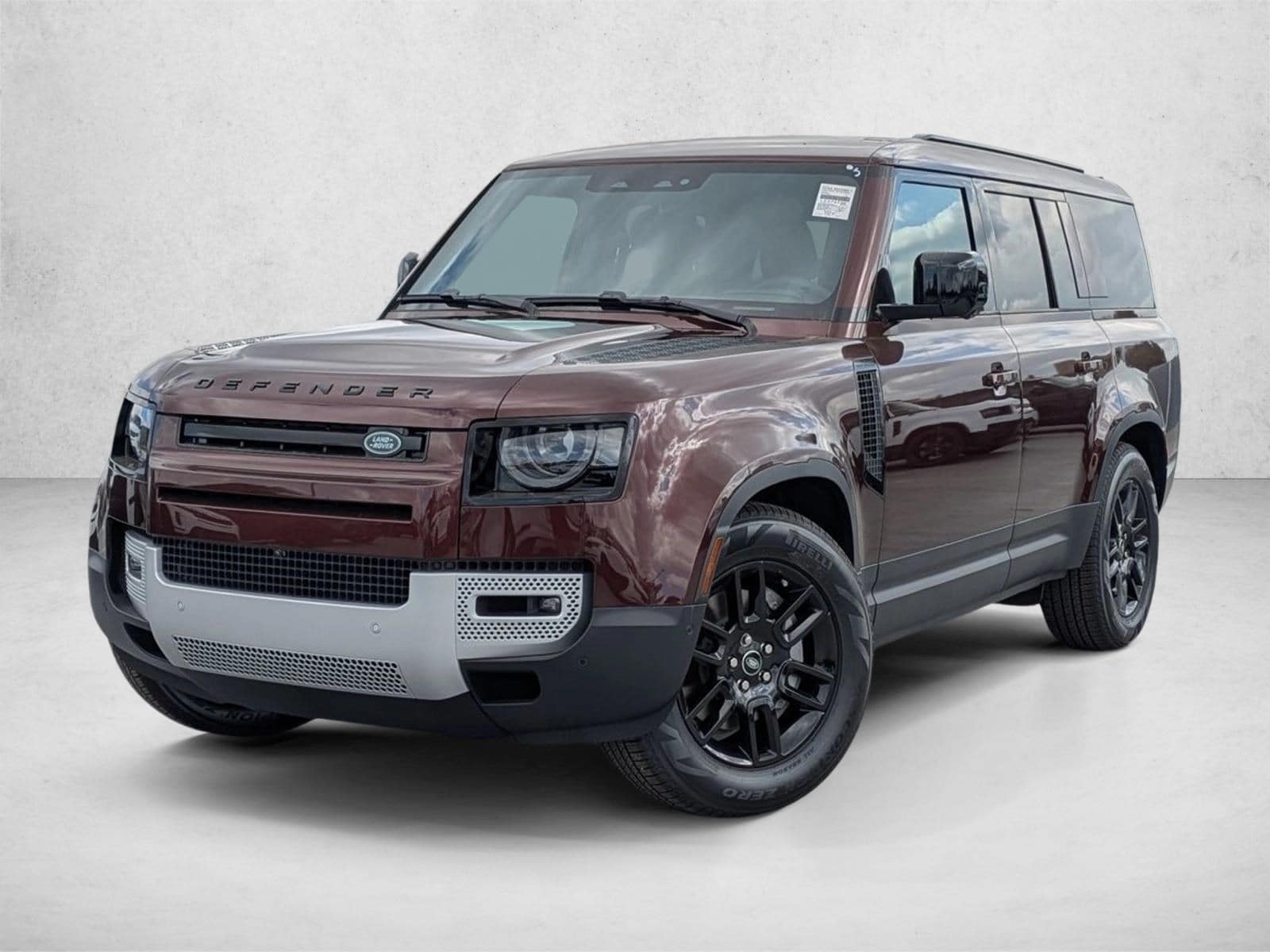 2025 Land Rover Defender S's photo