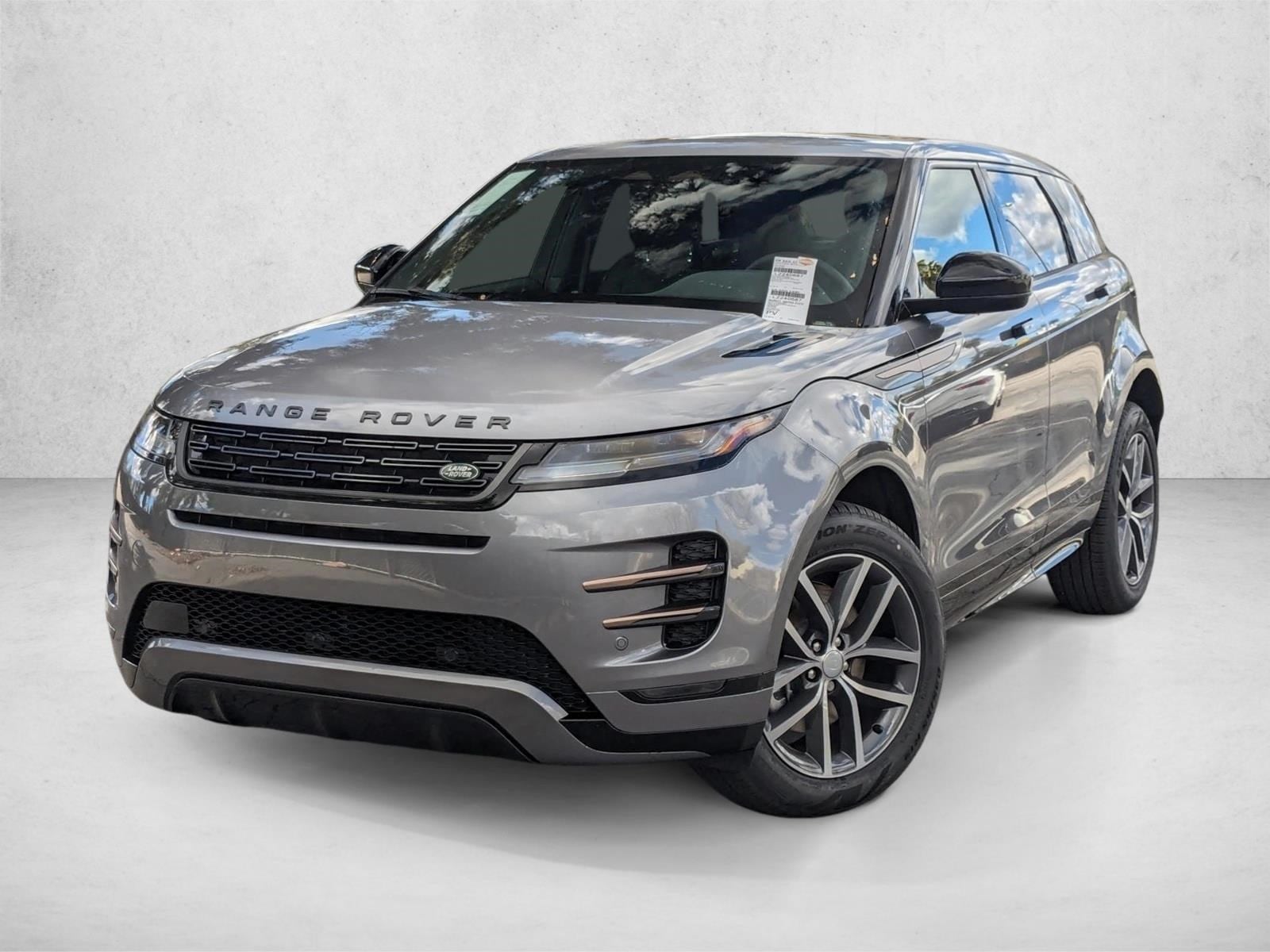 2024 Land Rover Range Rover Evoque Dynamic SE's photo