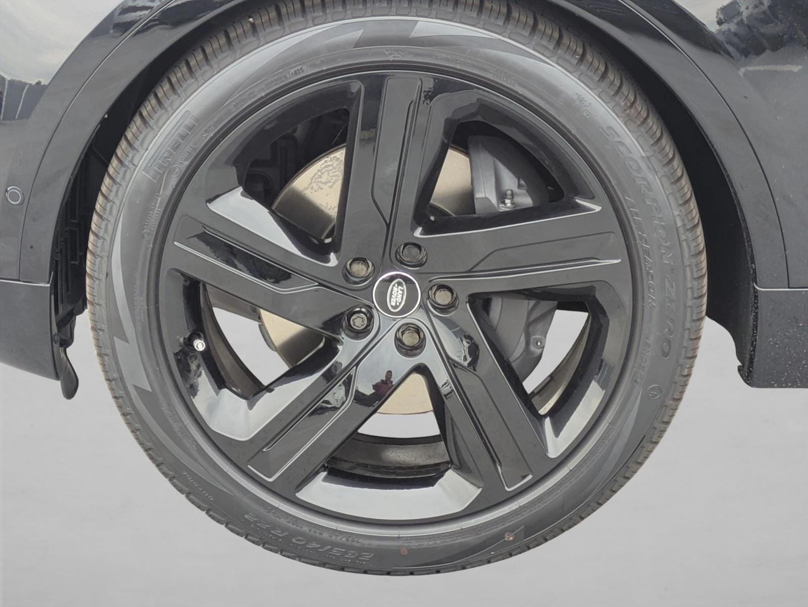 2026 Land Rover Discovery Gemini Edition - Photo 10