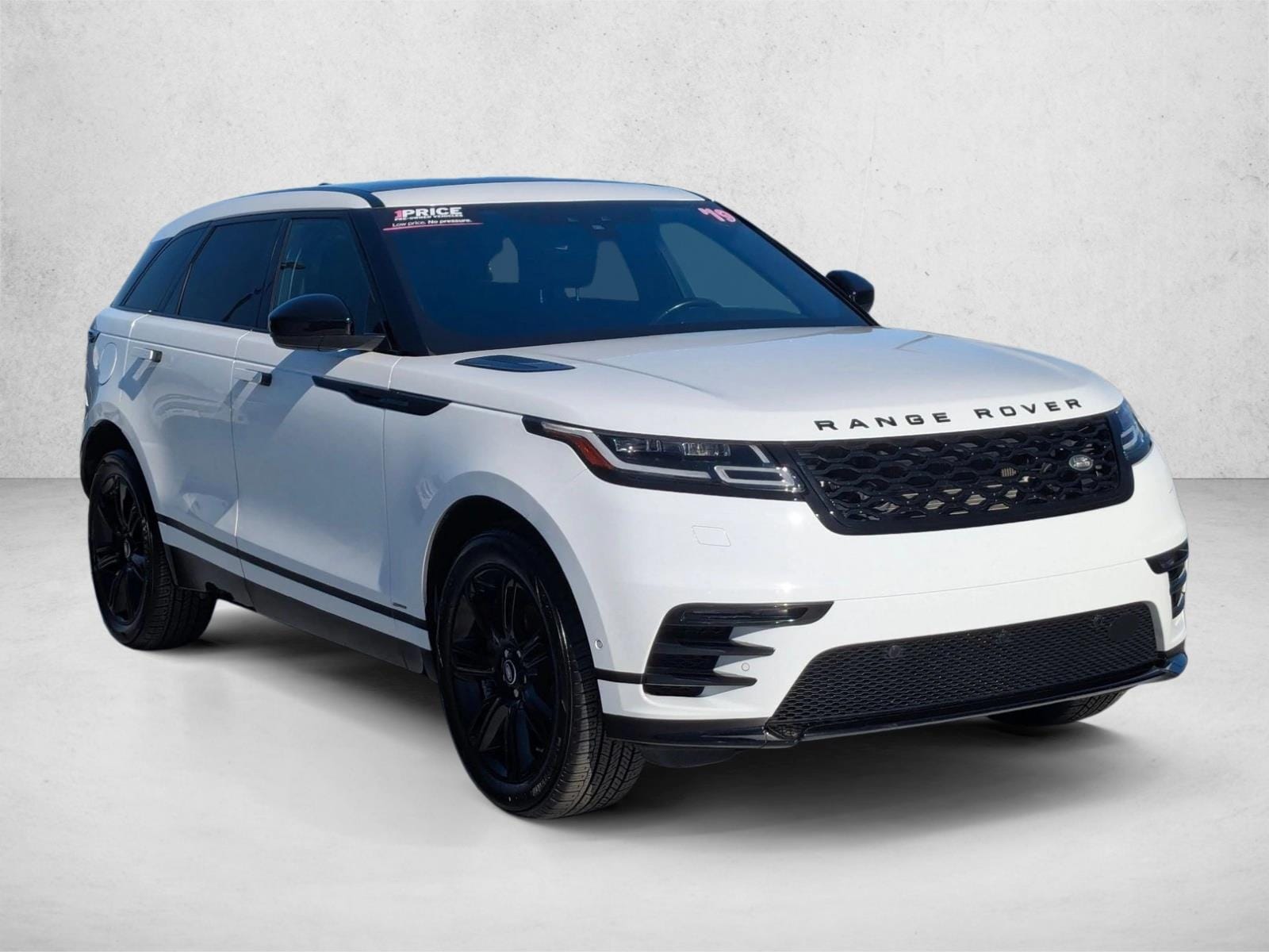 2019 Land Rover Range Rover Velar R-Dynamic SE photo 2