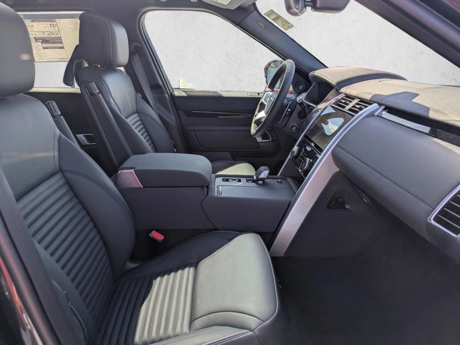 2026 Land Rover Discovery S - Photo 16