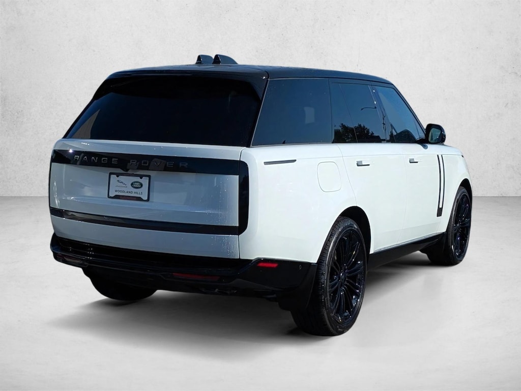 New 2025 Land Rover Range Rover SE Sport Utility