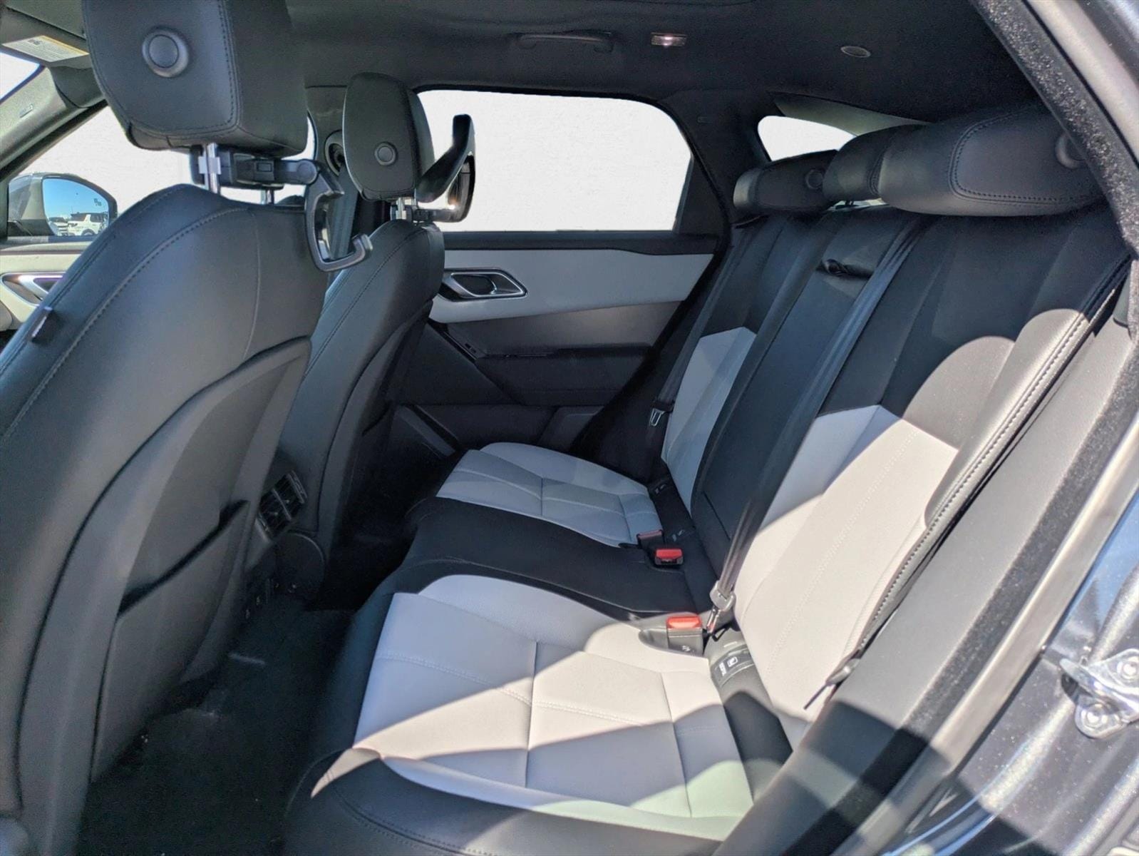 2026 Land Rover Range Rover Velar S - Photo 16